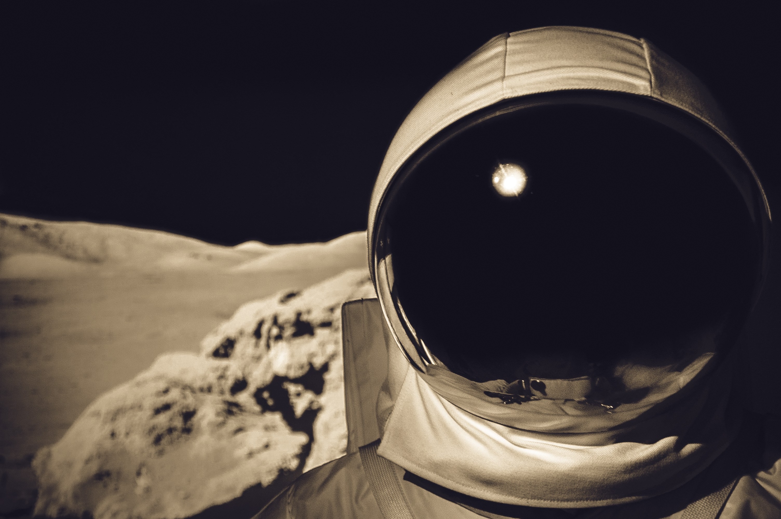 Astronaut on the Moon Wallpaper (65+ images)