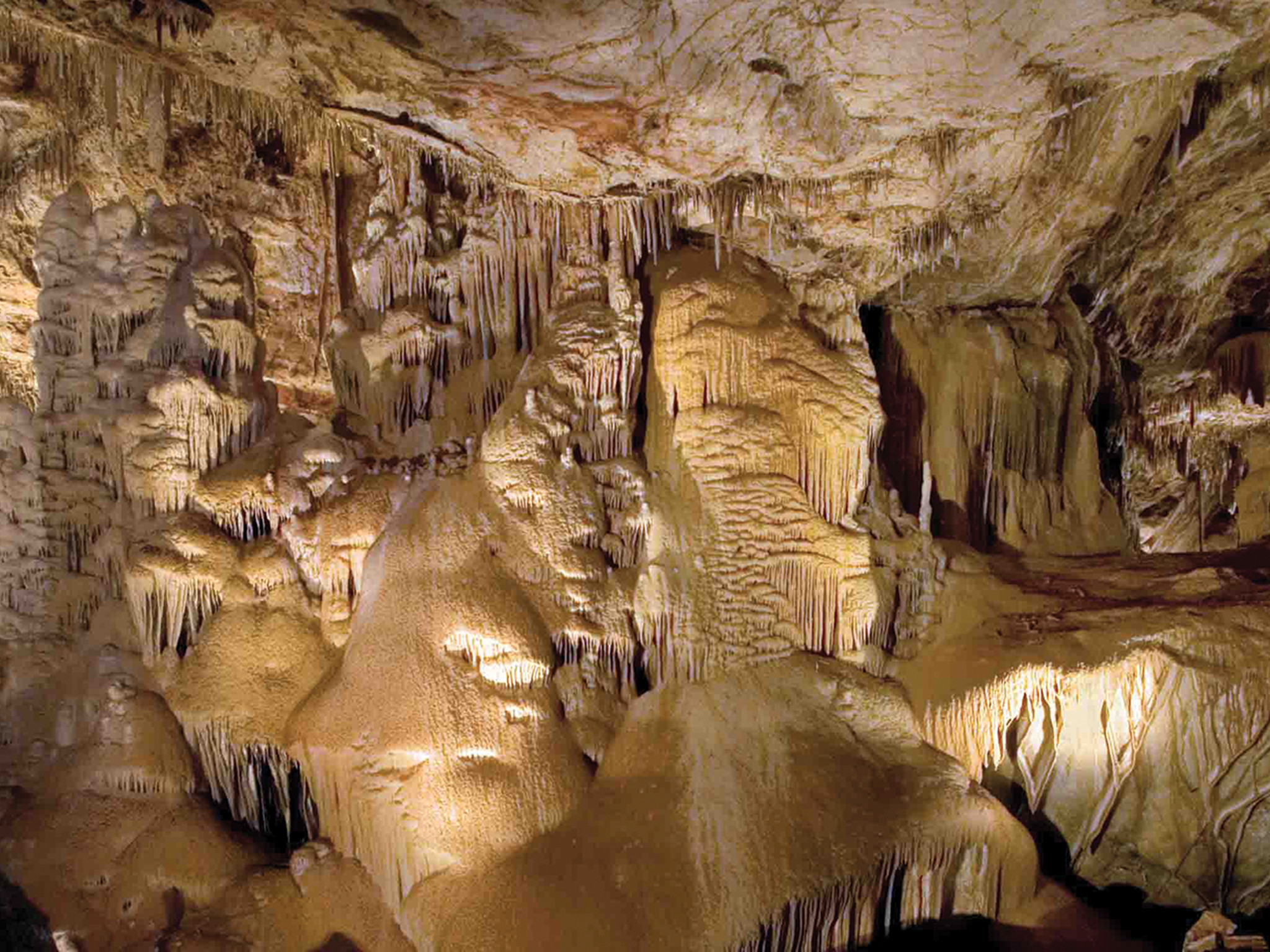 2048x1536 Going Underground: 10 Caves and Caverns to Explore in America - CondÃ© Nast  Traveler