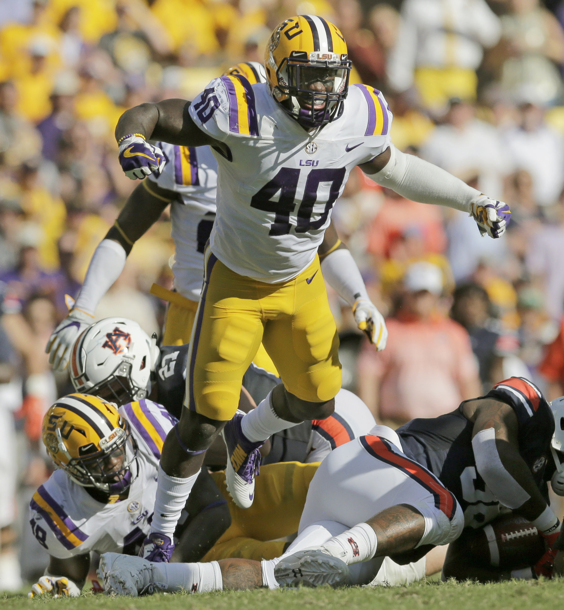 1895x2048 LSU linebacker Devin White named 2nd-team All-American by FWAA