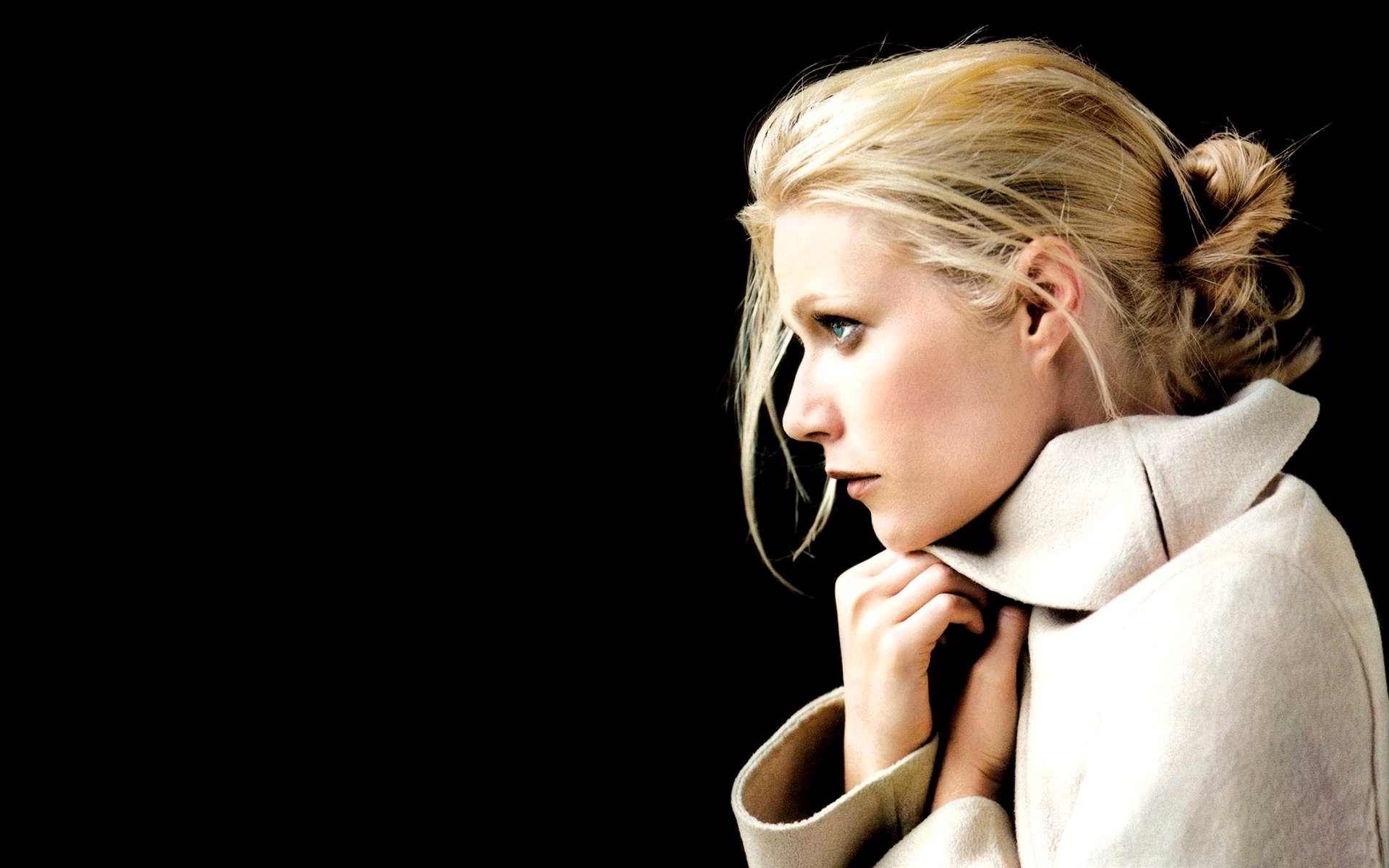 1920x1200 People  Gwyneth Paltrow women blonde actress simple background  black black background blue eyes face side