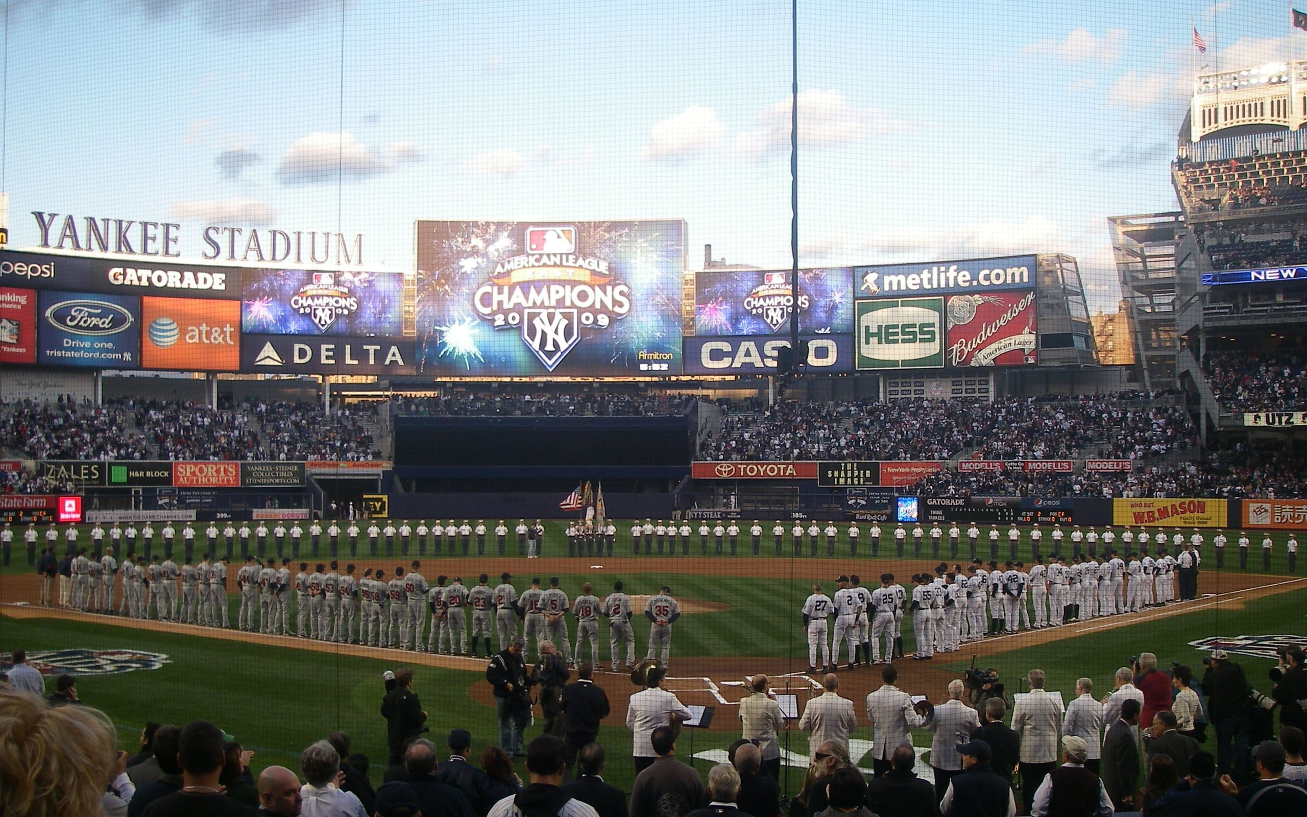 2560x1600 Picture of Yankee Stadium in HDQ