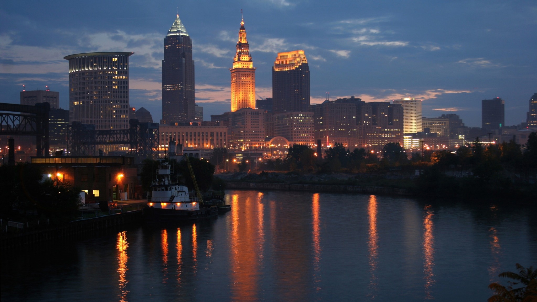 2048x1152 Desktop Wallpapers Â» Other Backgrounds Â» By the Tracks Cleveland