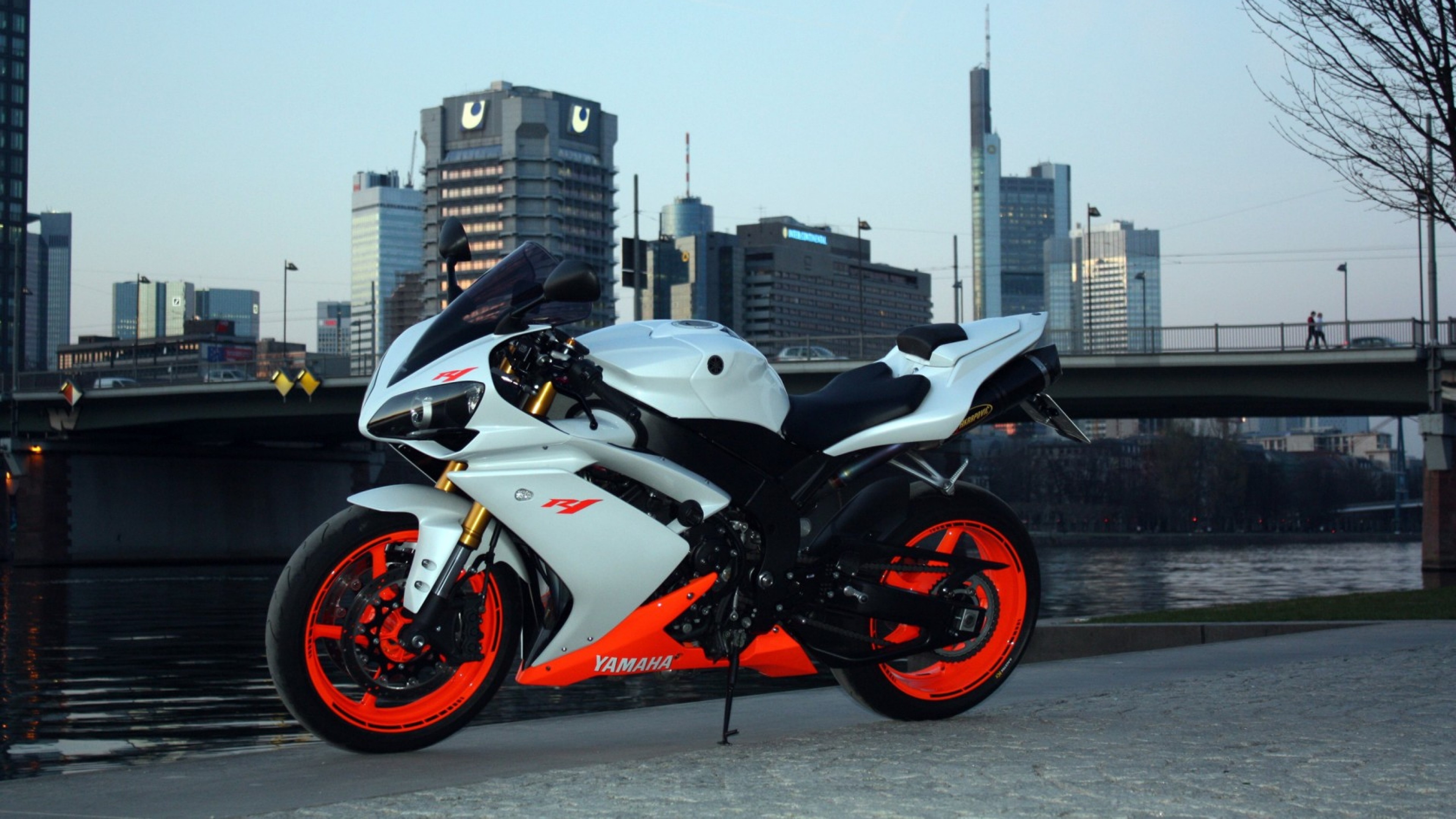 3840x2160 Preview wallpaper yamaha, r1, side view, city 