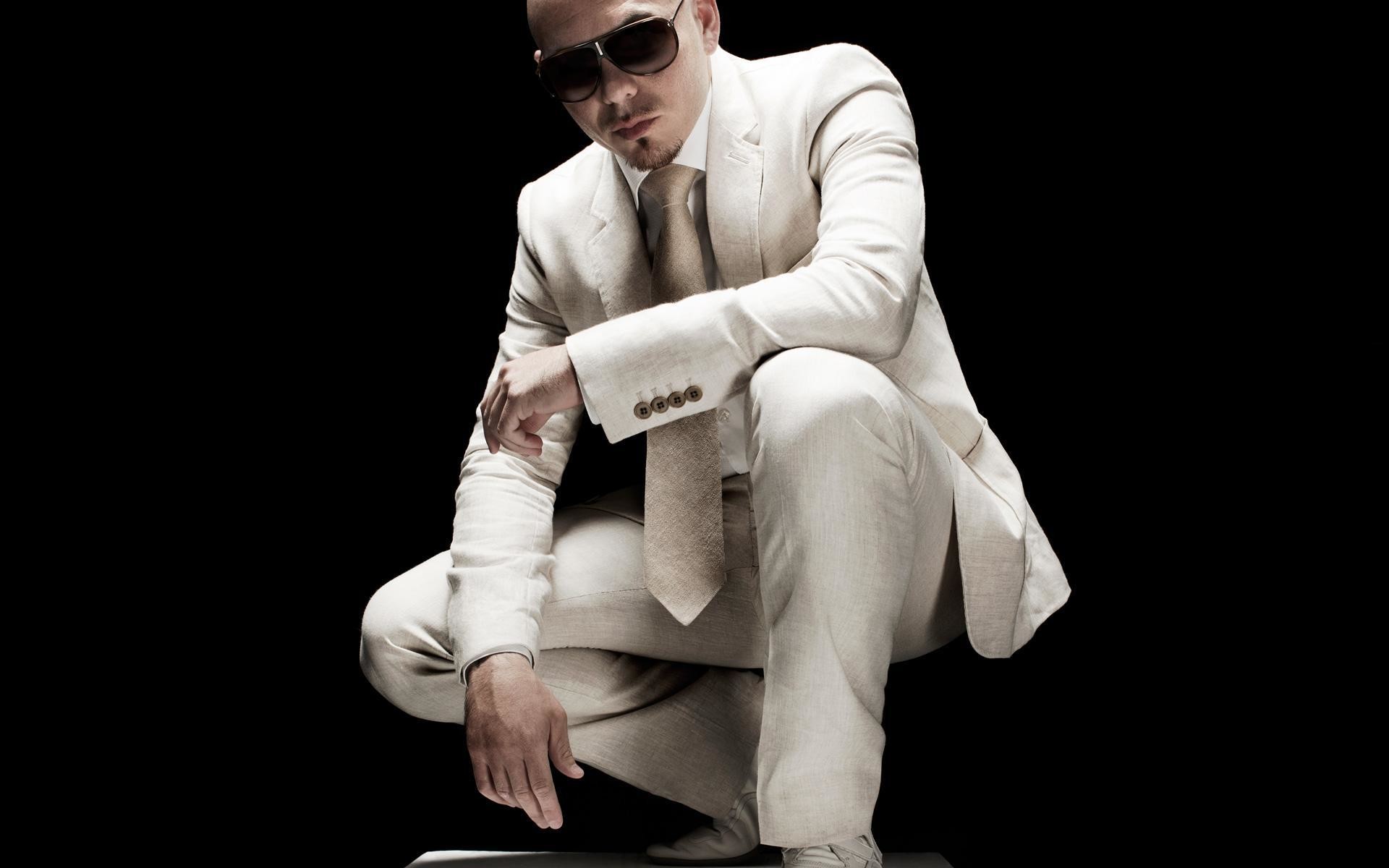 1920x1200 Wallpapers of singer Pitbull in high definition