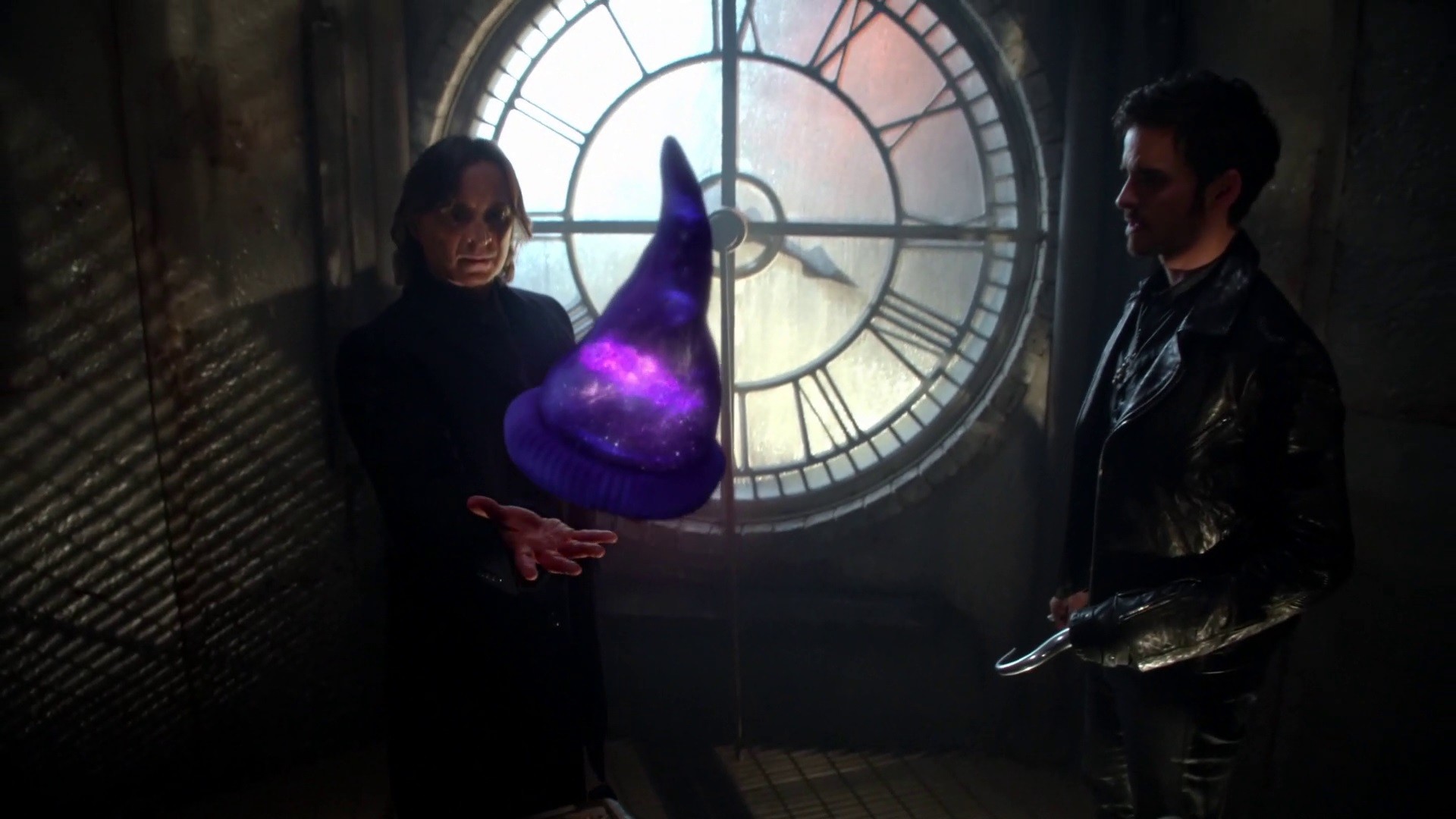 1920x1080 Once-Upon-a-Time-4x12-Heroes-and-Villains-Rumplestiltskin-holding-out-the- magic-hat.jpg