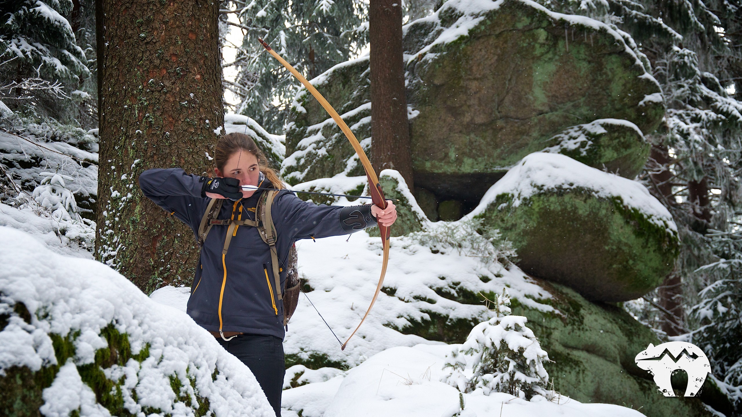 2560x1440 winter-archery-girl-quickstick.jpg 2.560Ã1.440 Pixel