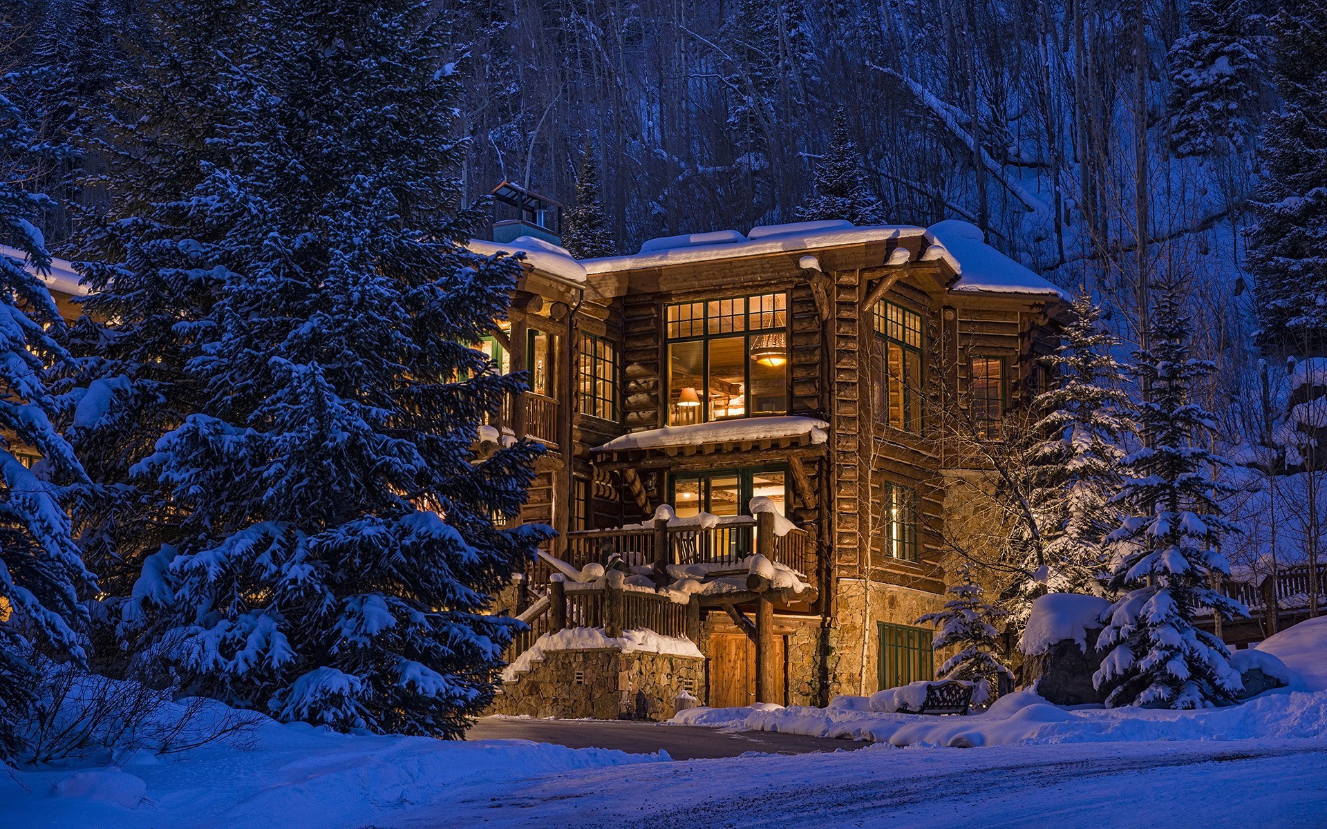 1920x1200 Wooden house in winter forest in Colorado, United States