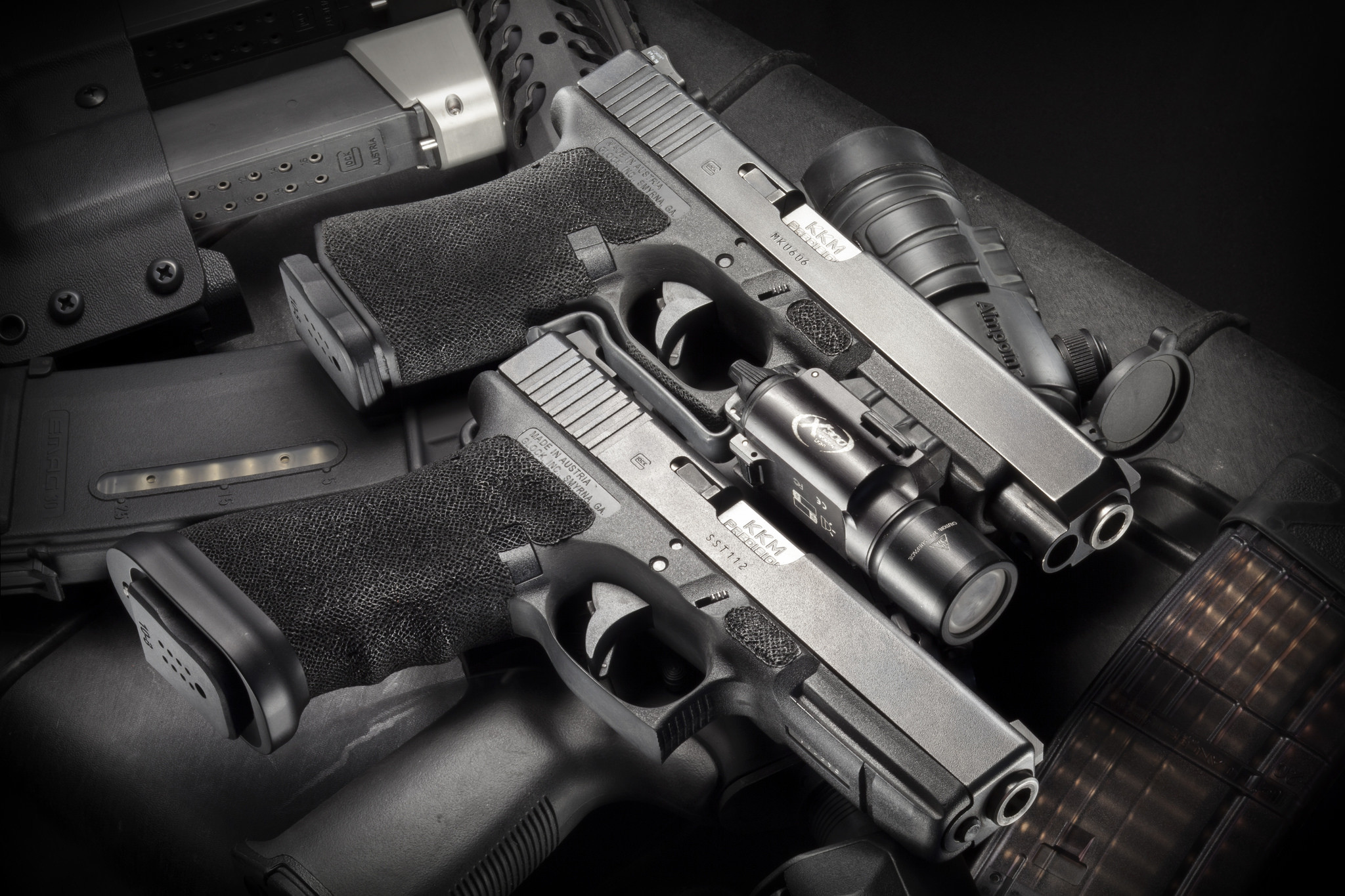 2048x1365 Glock Guns Flashlight Weapon