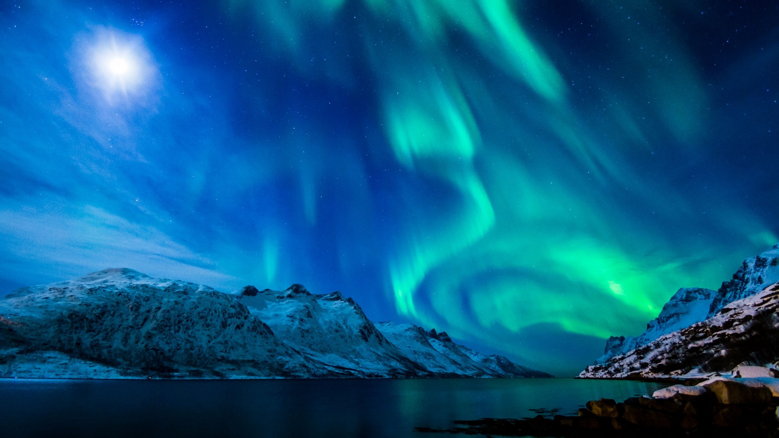 2560x1440  Wallpaper northern lights, aurora borealis, uk, 2015