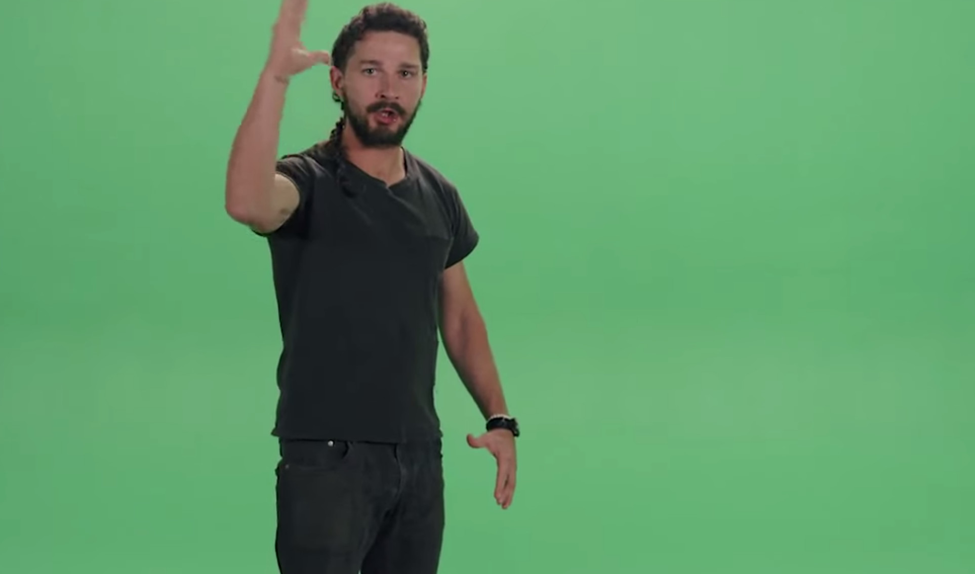 1926x1134 Shia LaBeouf ask you to move your ass : Â« Do it! Â»