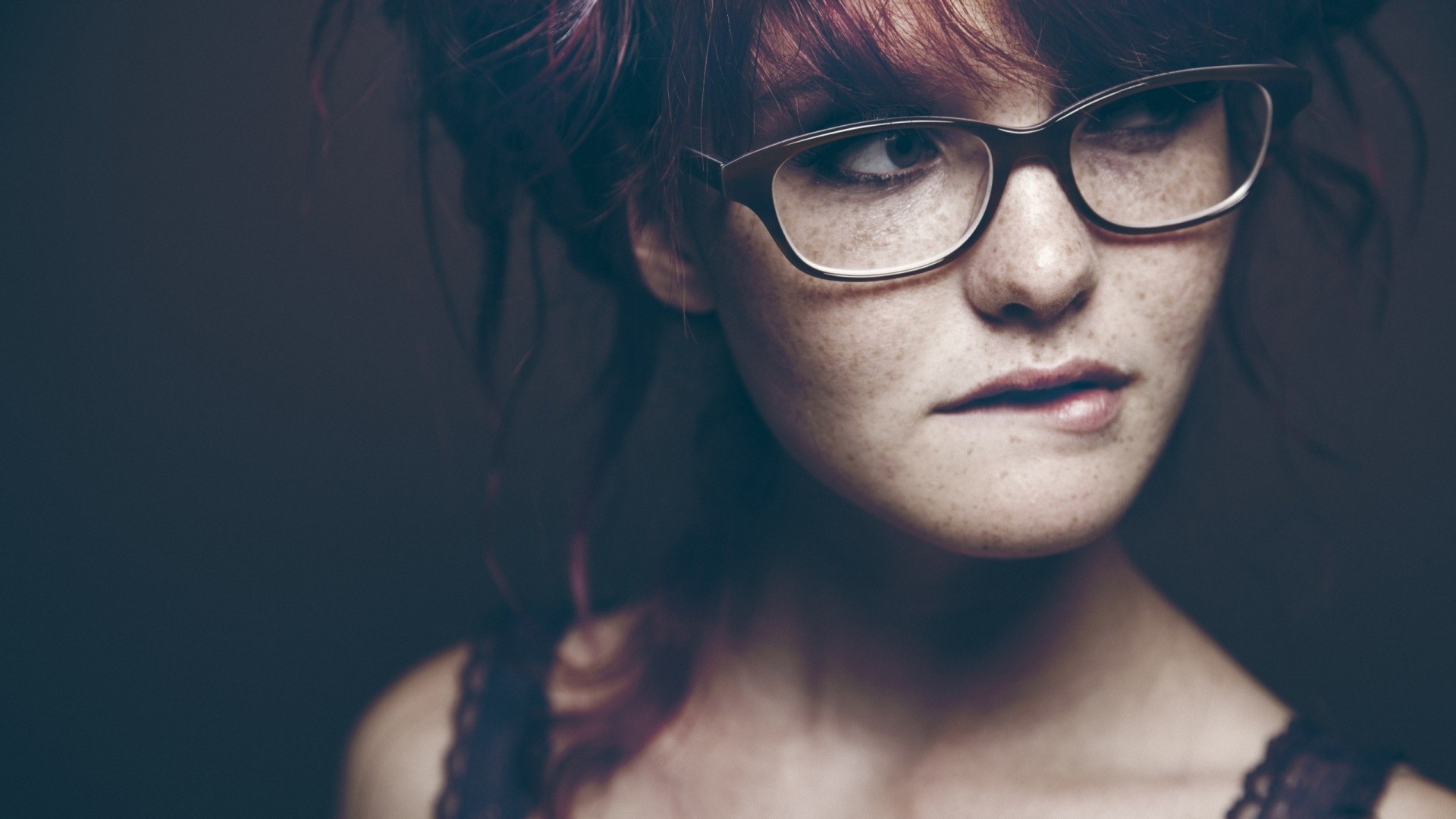 1920x1080 Preview wallpaper redhead, girl, glasses, eyes, freckles 