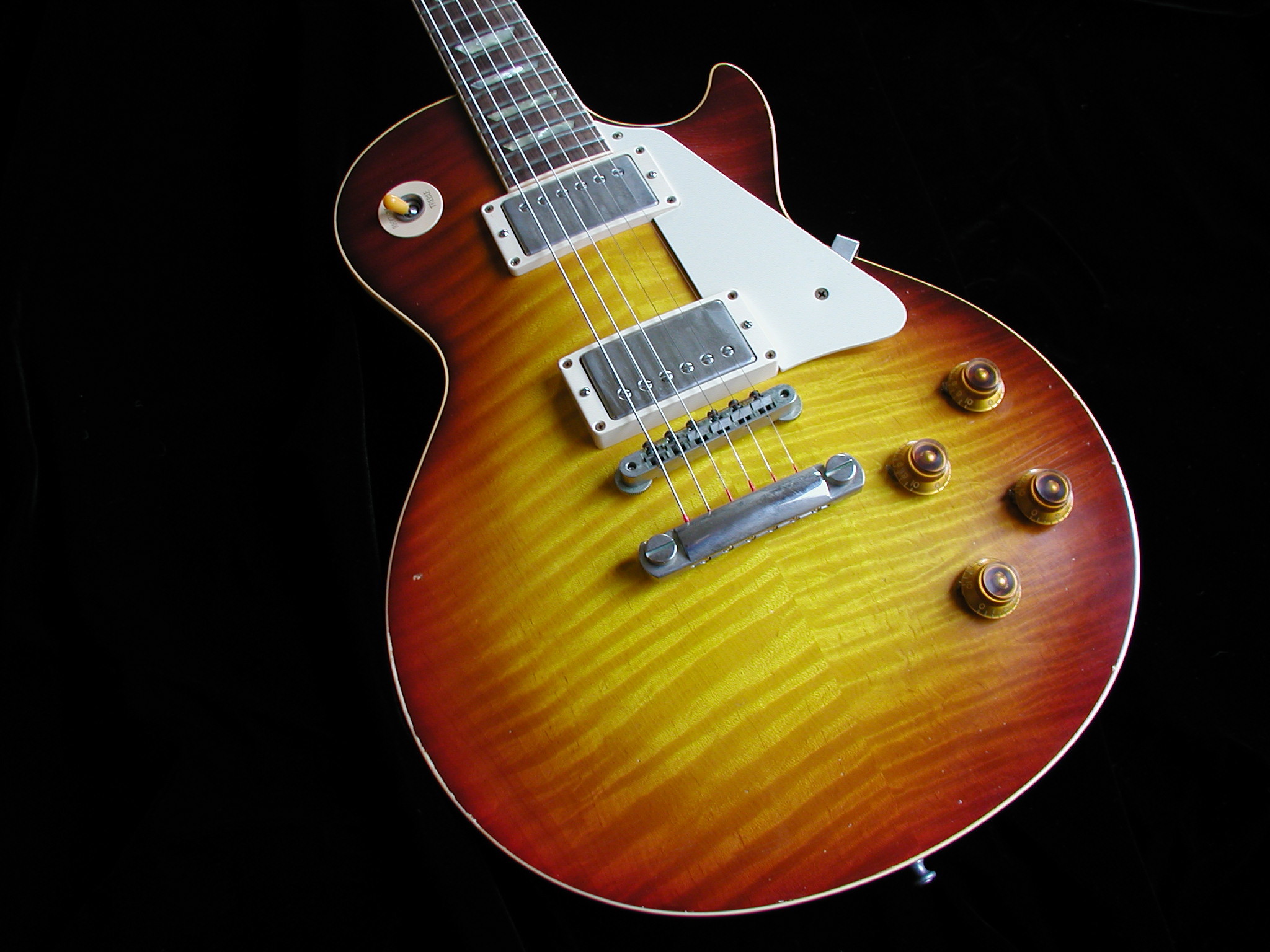 Gibson les paul. Gibson les Paul Standard. Gibson les Paul Custom. Les Paul BLACKBERRY Sunburst. Gibson les Paul defect.