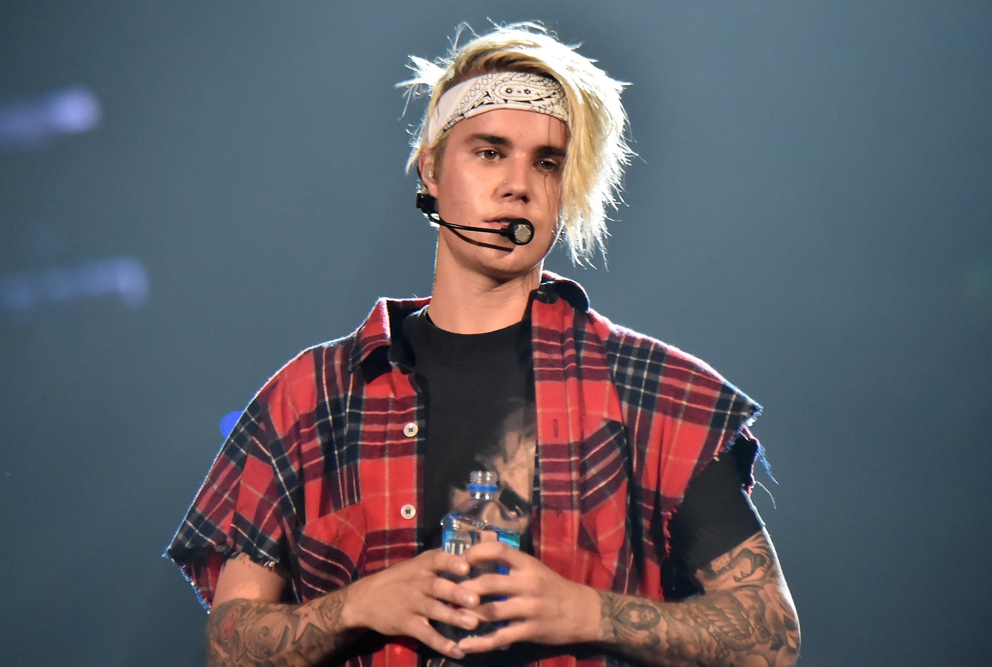 2000x1344 Sorry, Beliebers — Justin Bieber Is No Longer Taking Photos With Fans