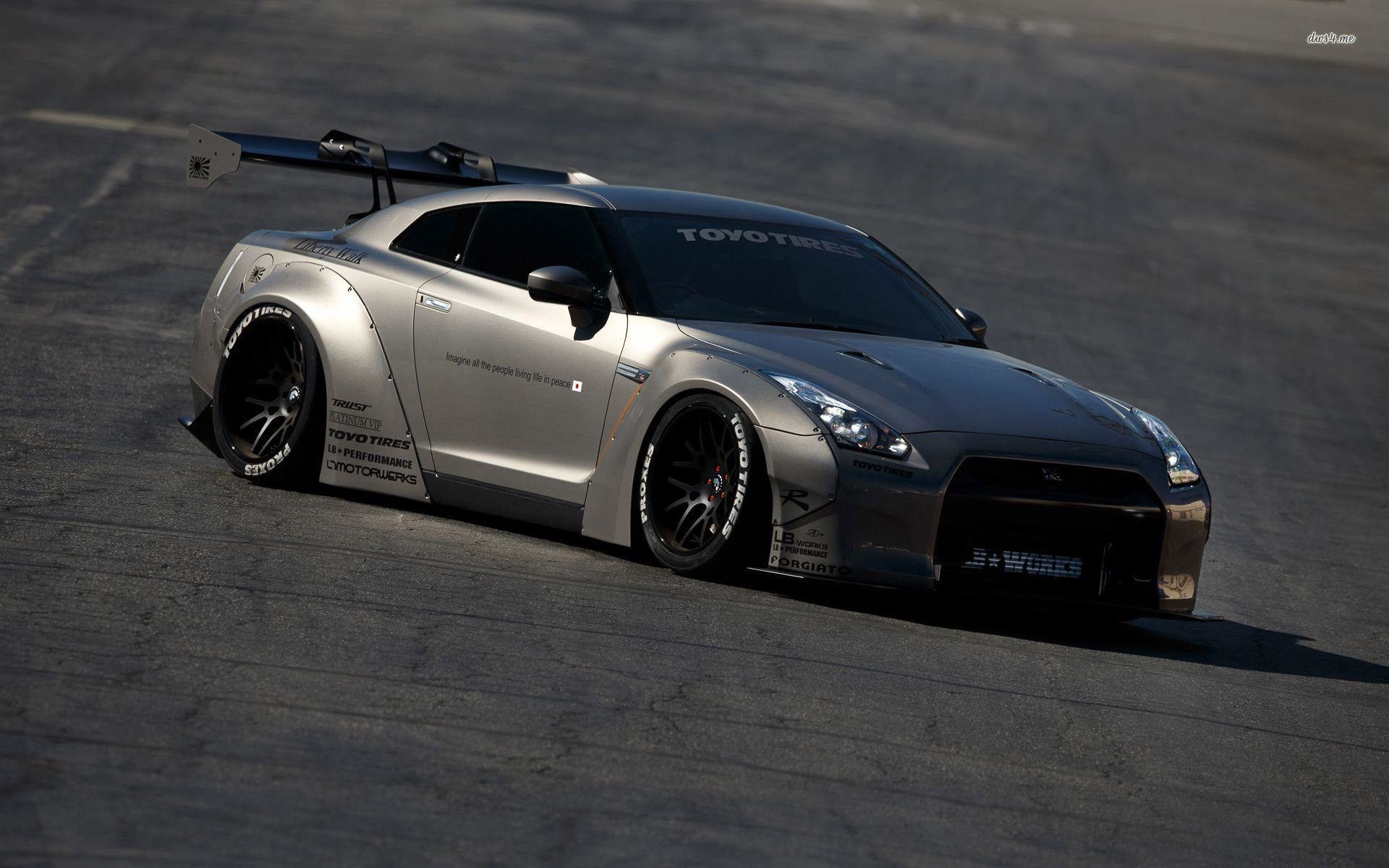 Nissan gtr lb