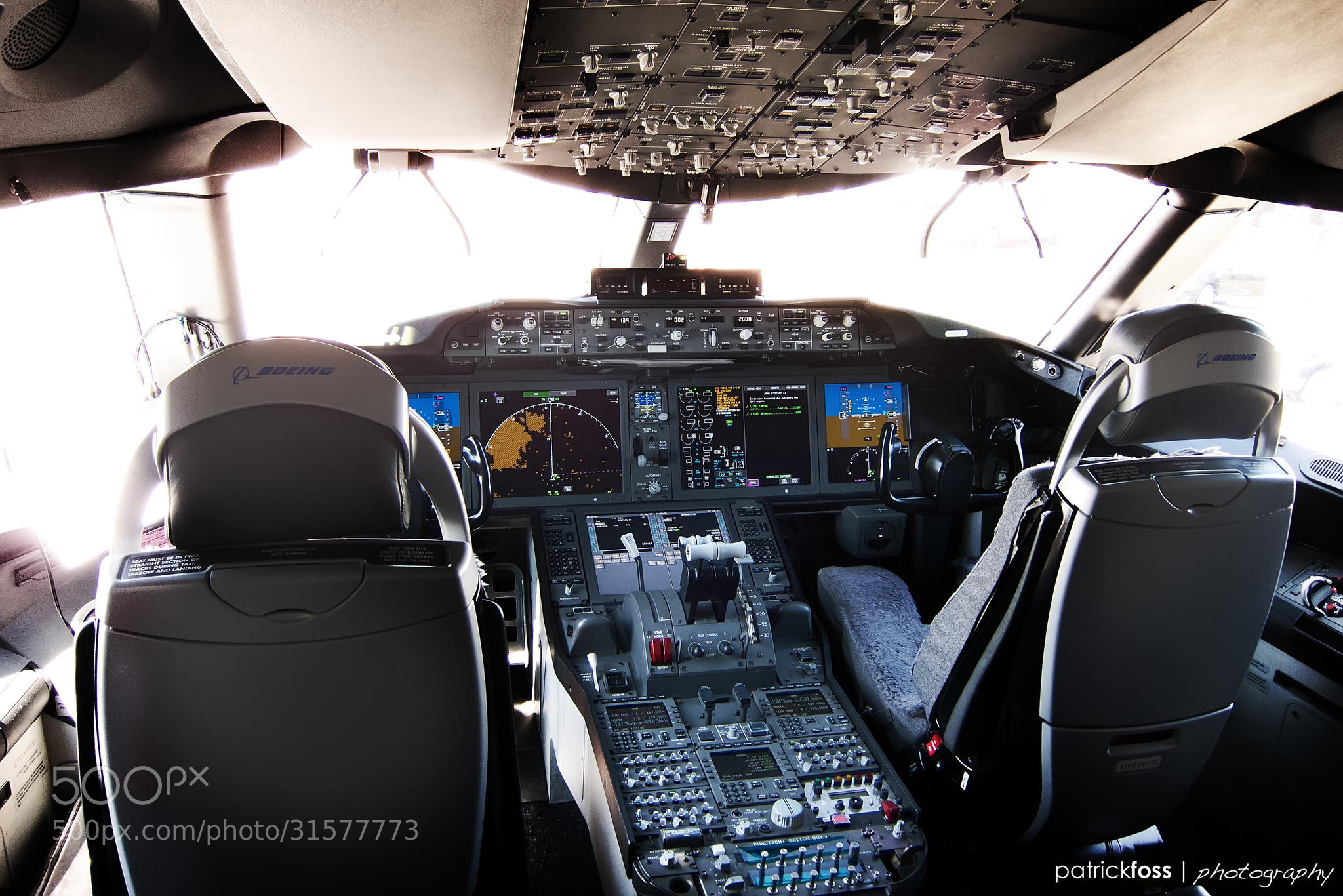 2048x1366 Boeing 787 Cockpit Wallpaper The boeing 787 will be flying