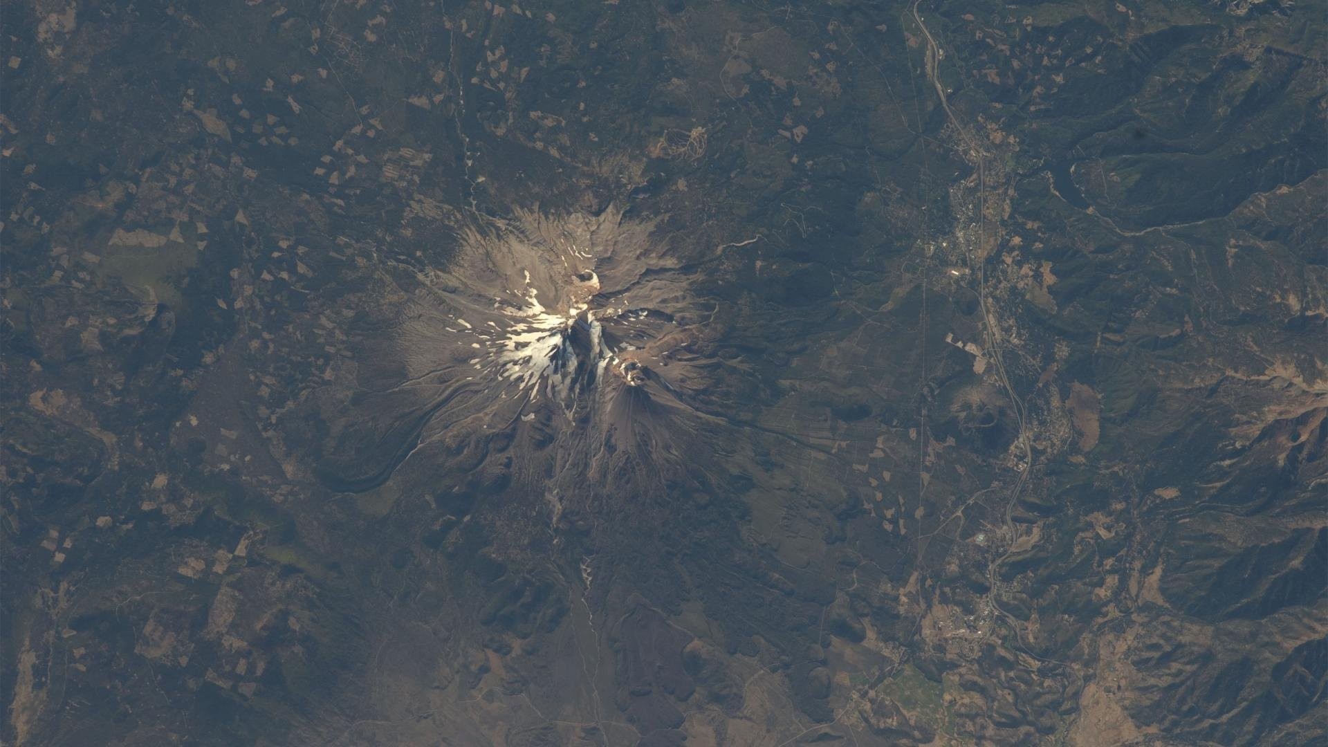 1920x1080 Space Station Mount Shasta International Mountains Nasa Californias ...