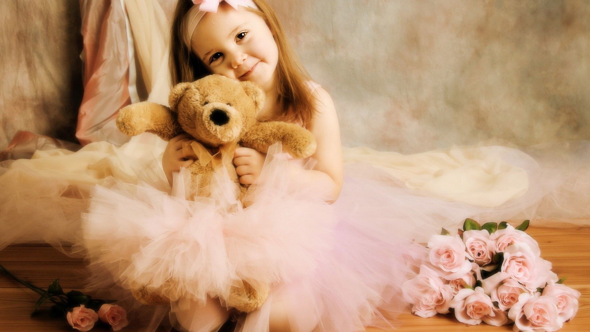 1920x1080 Beautiful Girls & Cute babies with Teddy Bear HD Wallpapers | Special Days  | Pics Story
