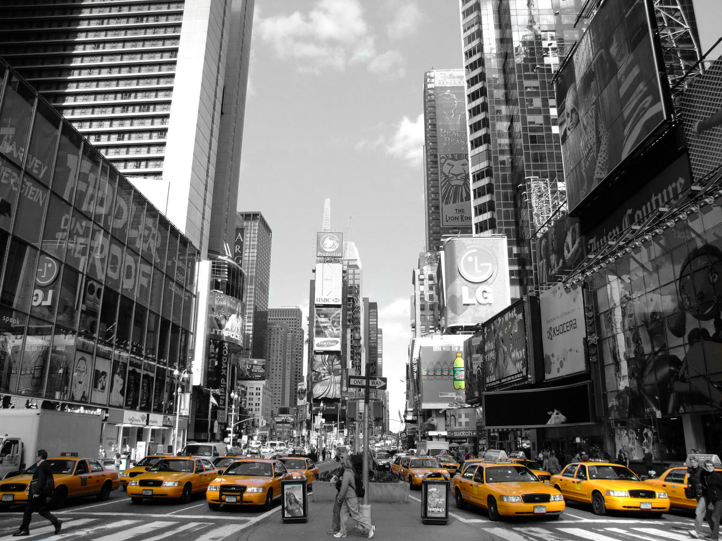 2400x1800 Times Square, taxi, Mountain Dew, selective coloring - Free Wallpaper /  WallpaperJam.com
