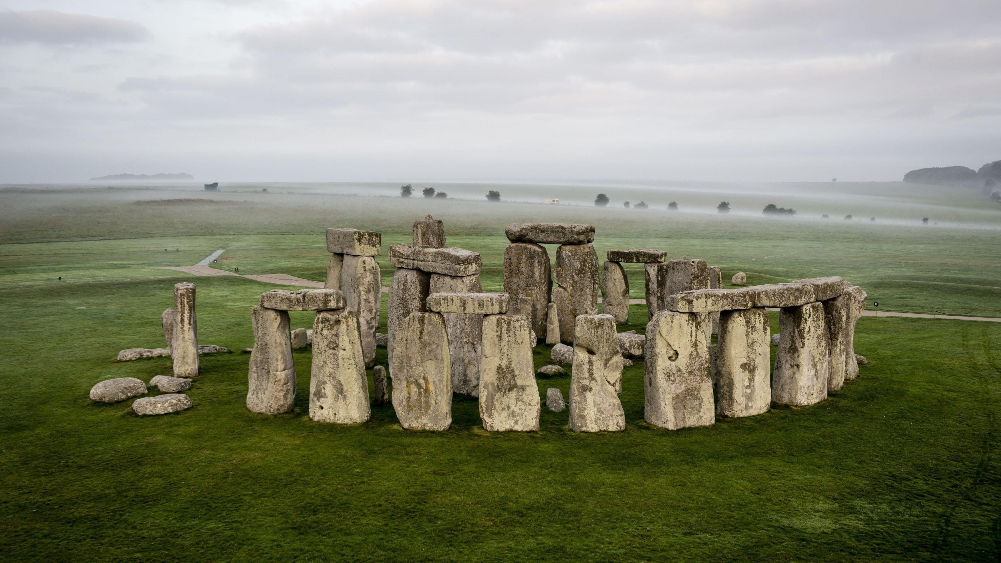 3500x1969 Stonehenge Tourist Point in England Country HD Photo