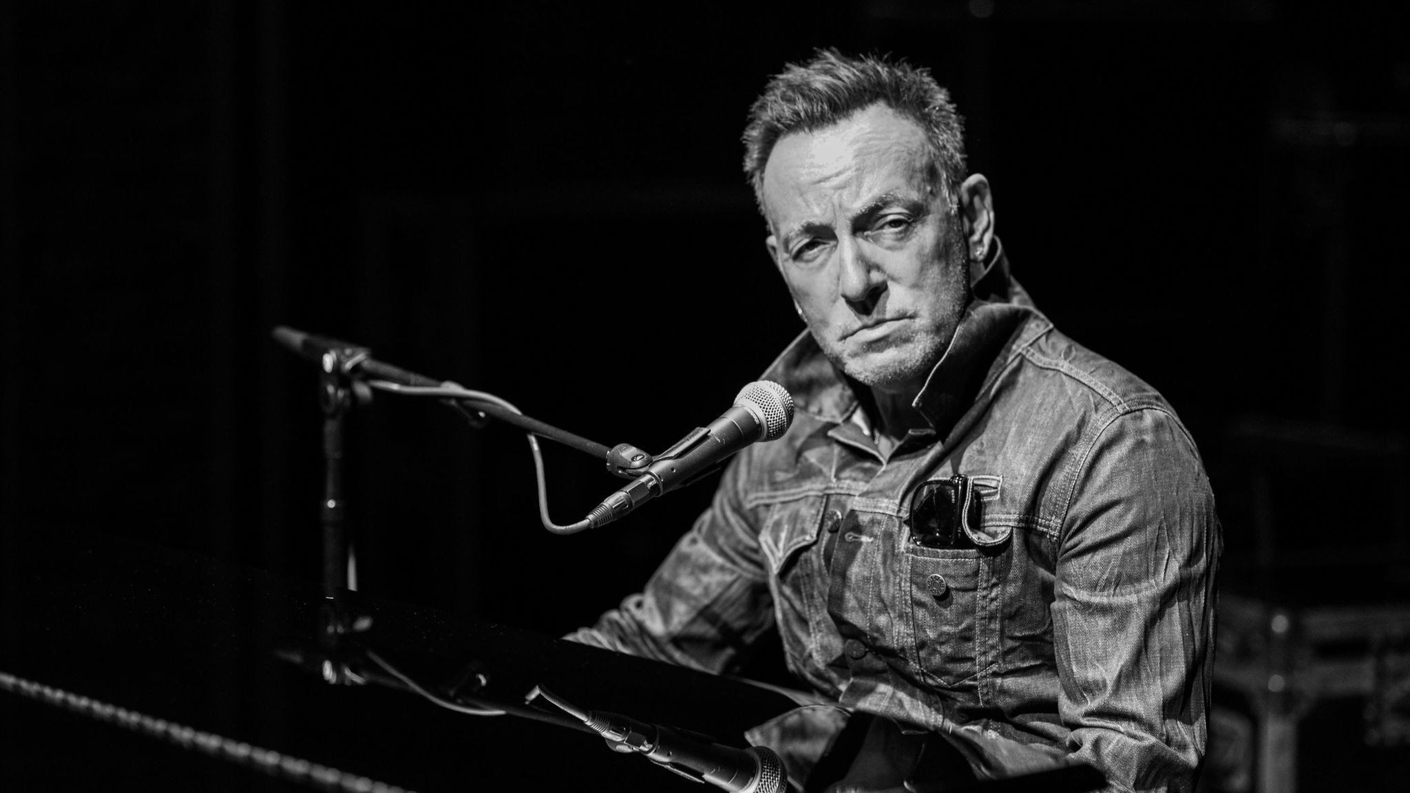 2048x1152 'Springsteen on Broadway': The Boss on what it means to be a man