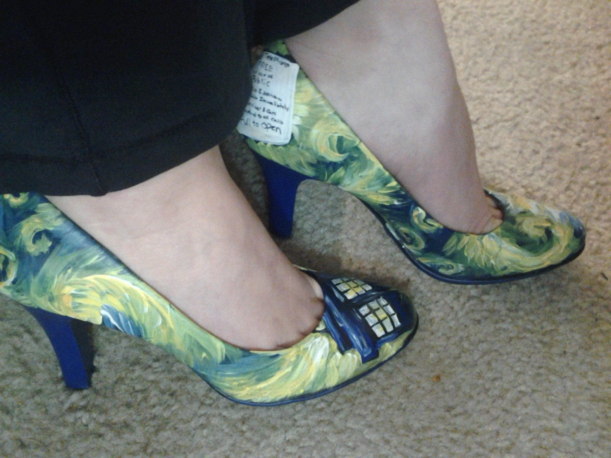 2048x1536 The van Gogh Exploding TARDIS shoes I ordered finally came in!