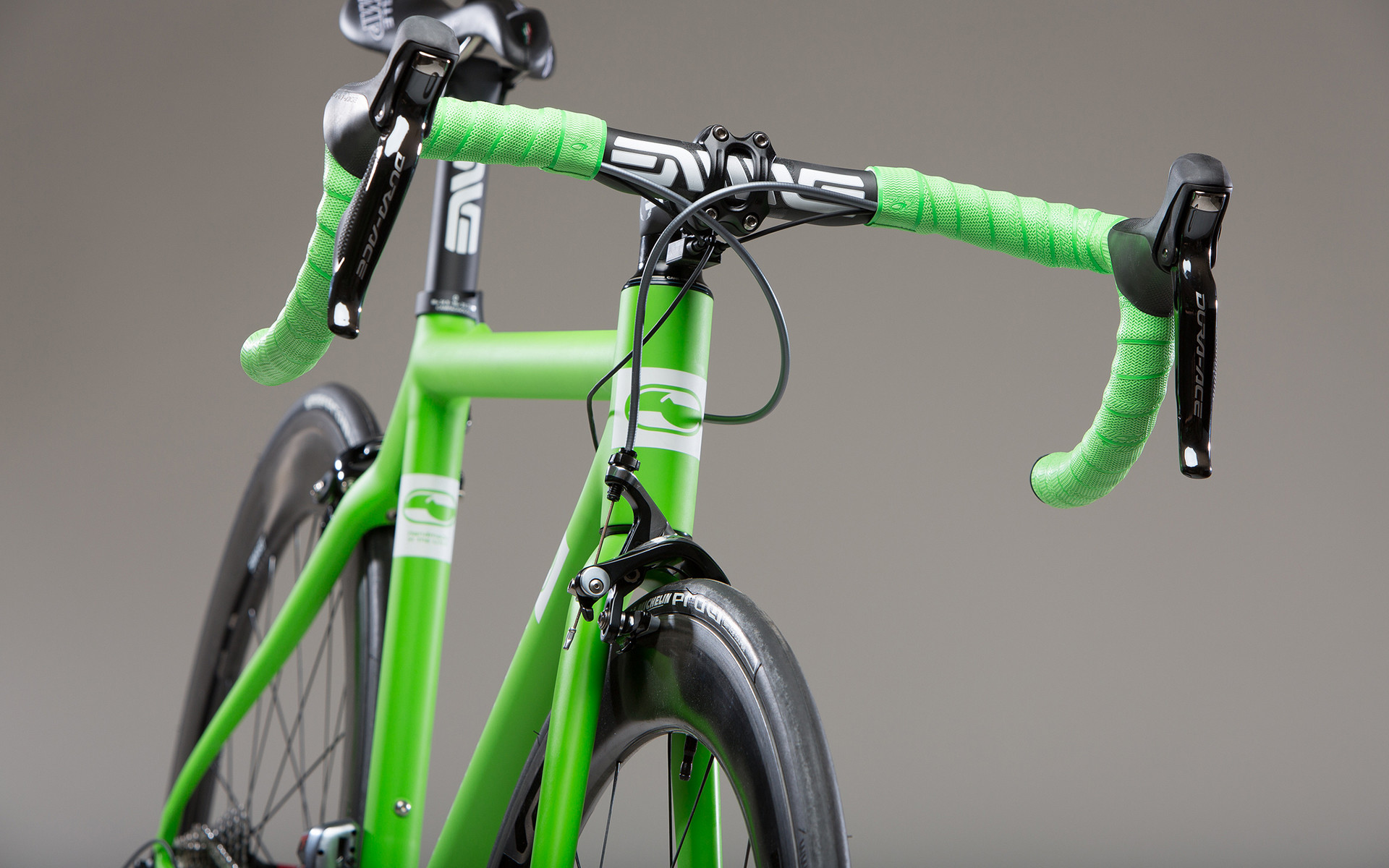 1920x1200 Green Bicycle Wallpaper