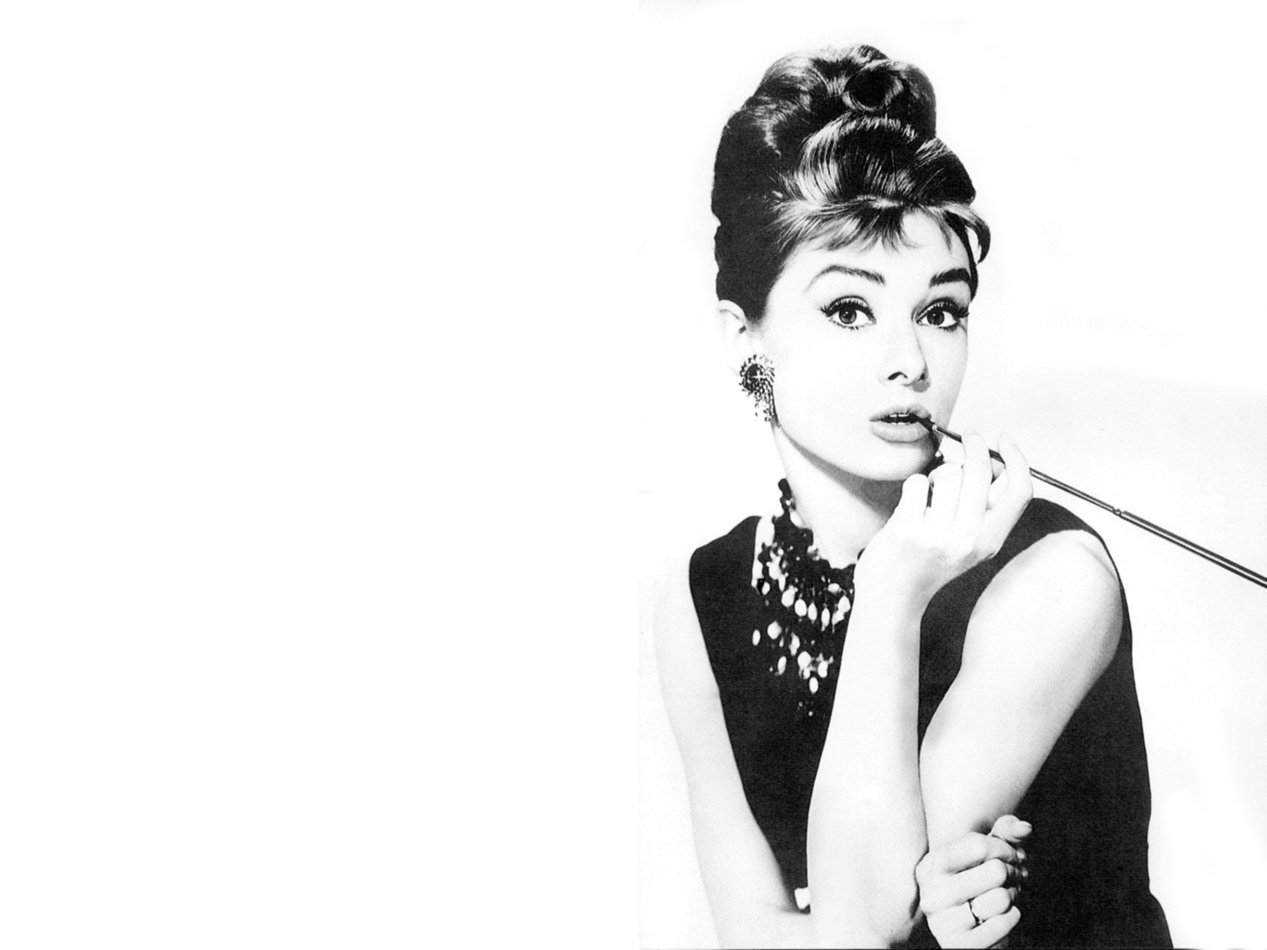 2560x1920 #women, #Audrey Hepburn, #monochrome, #Holly Golightly , #movies, #Breakfast  at Tiffanys, #actress, wallpaper