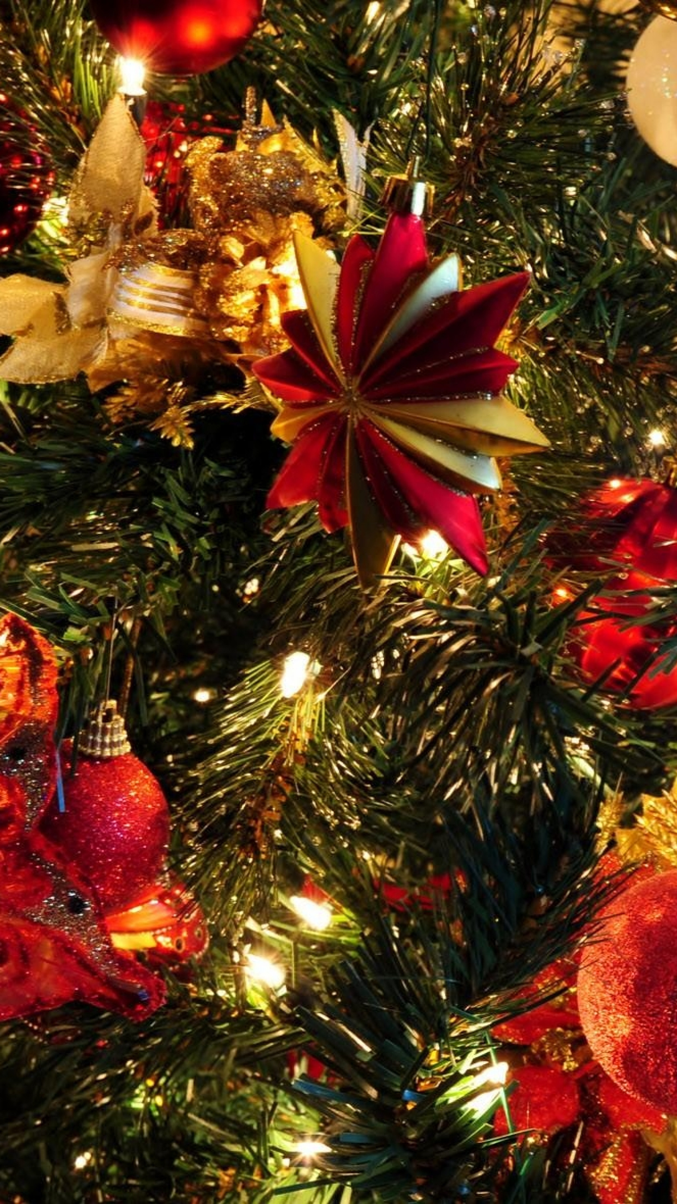 2160x3840  Wallpaper tree, toys, garland, holiday, new year, christmas