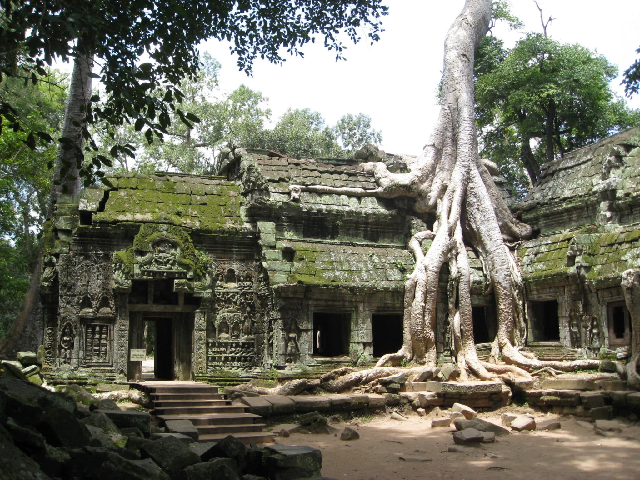 2048x1536 Angkor Wat wonderful view