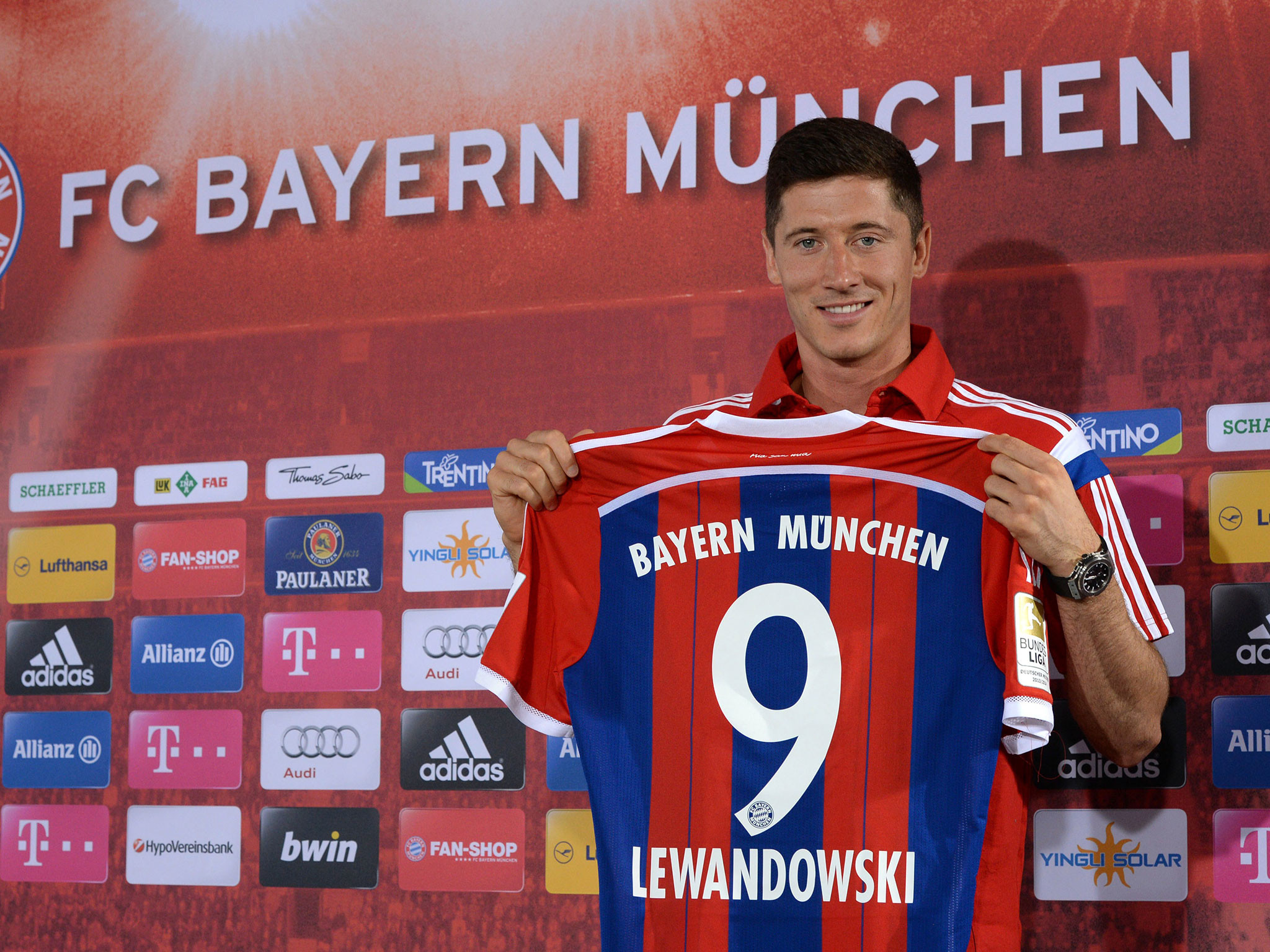 2048x1536 Robert Lewandowski to Bayern Munich: Former Borussia Dortmund striker  unveiled in Germany | The Independent
