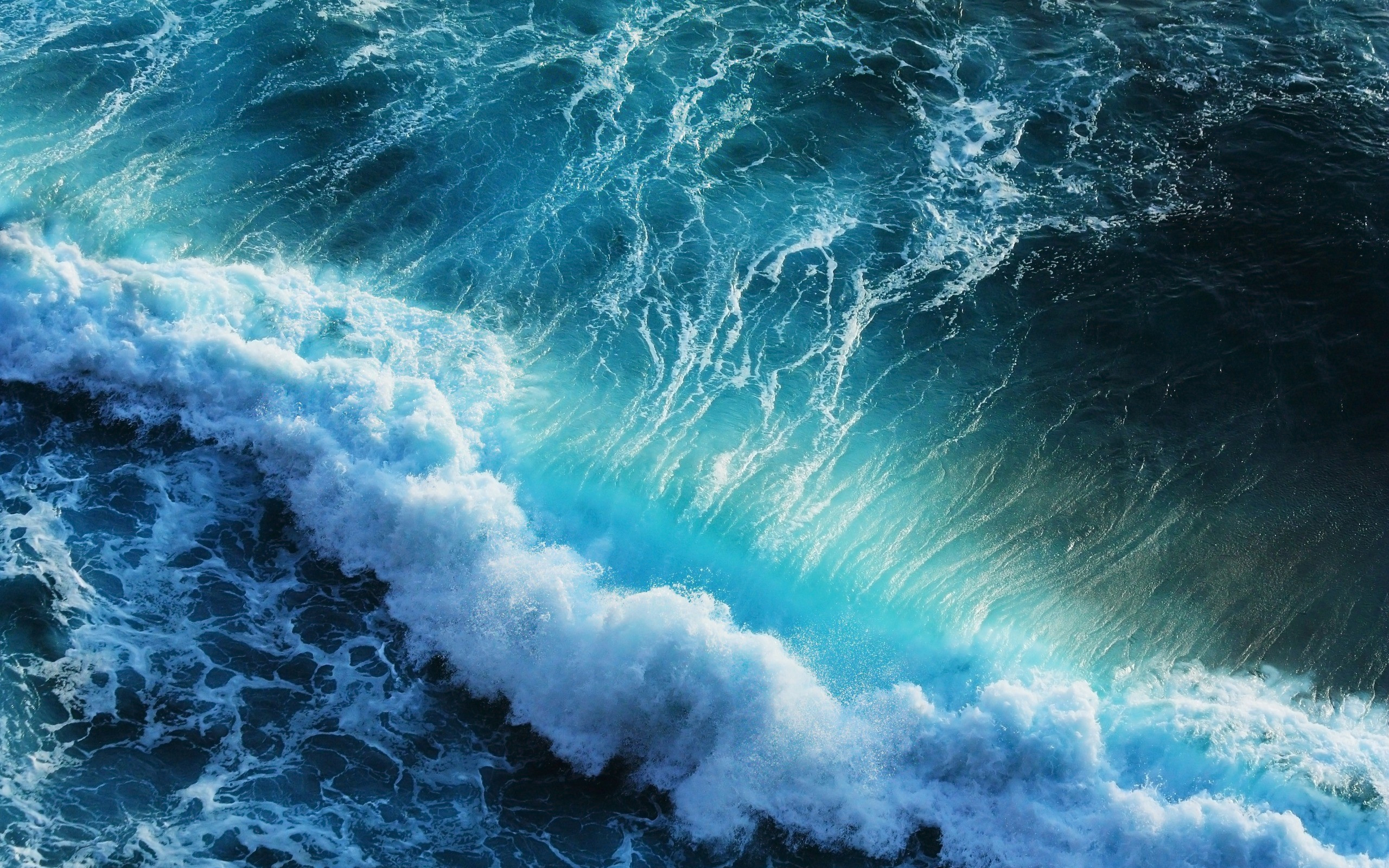 2560x1600 Ocean waves wallpaper HD.