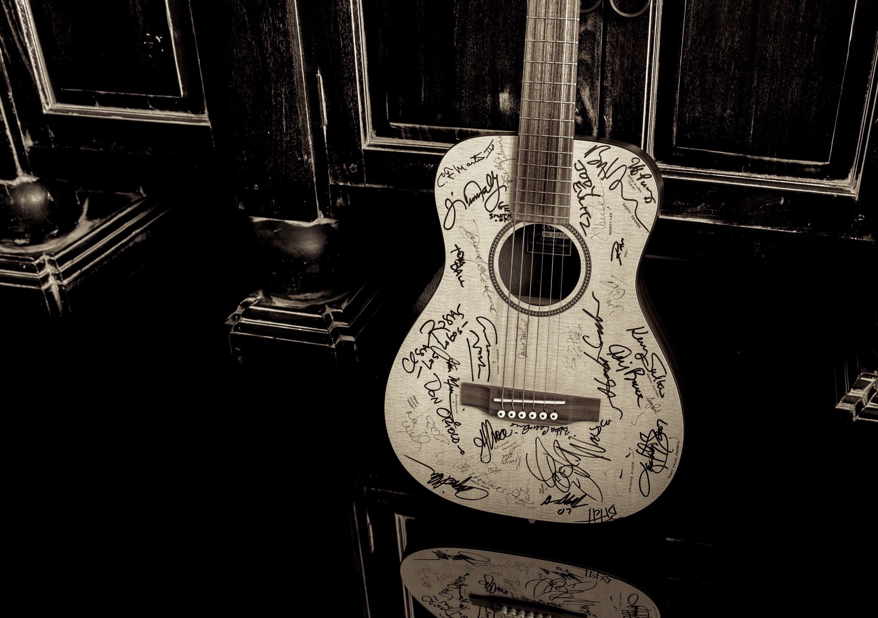 2790x1965 acoustic guitar, autograph, dark, martin guitar, signature, wood wallpaper  and background