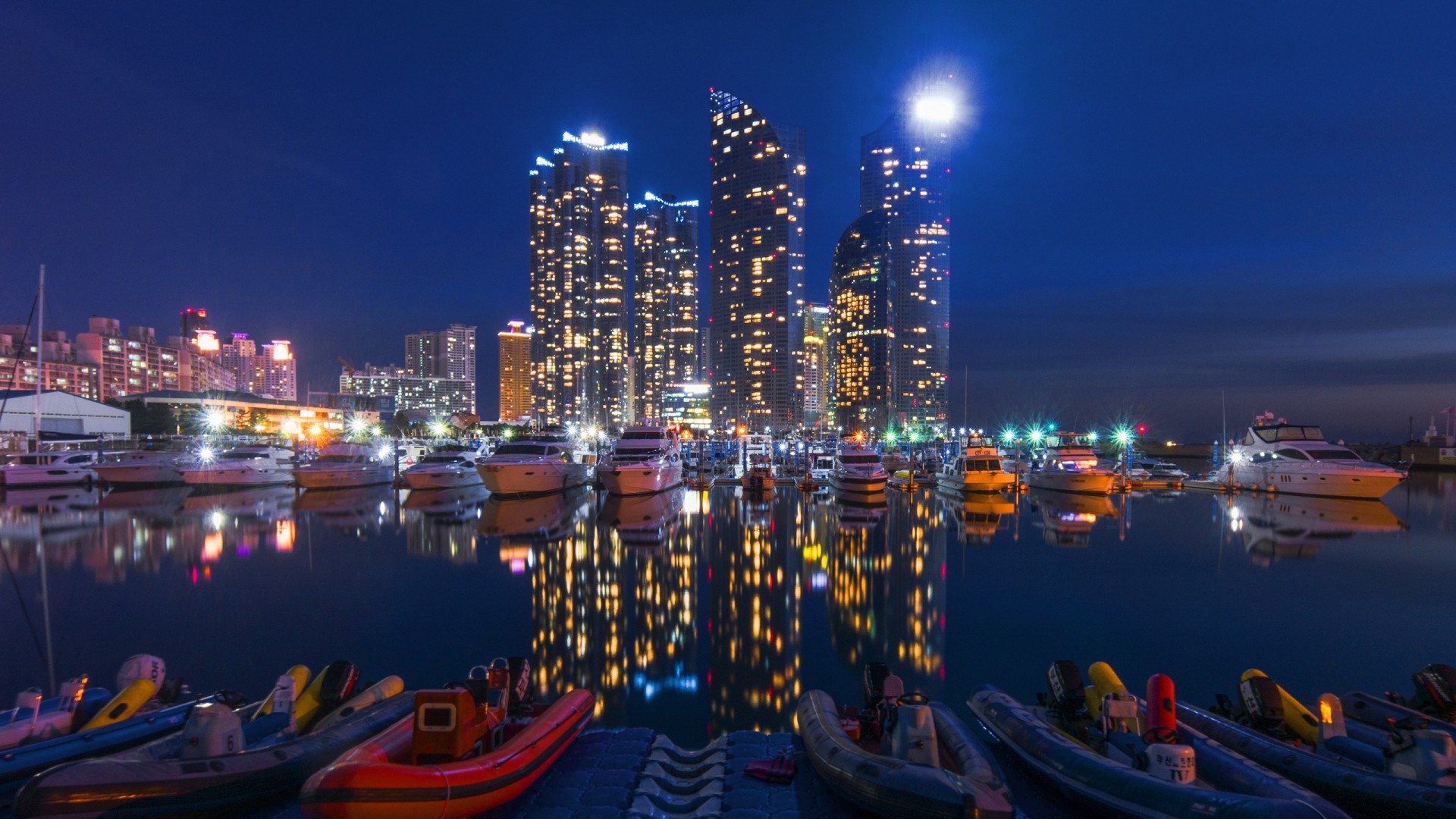 1920x1080 Preview wallpaper night city, buildings, night, sky, boats 