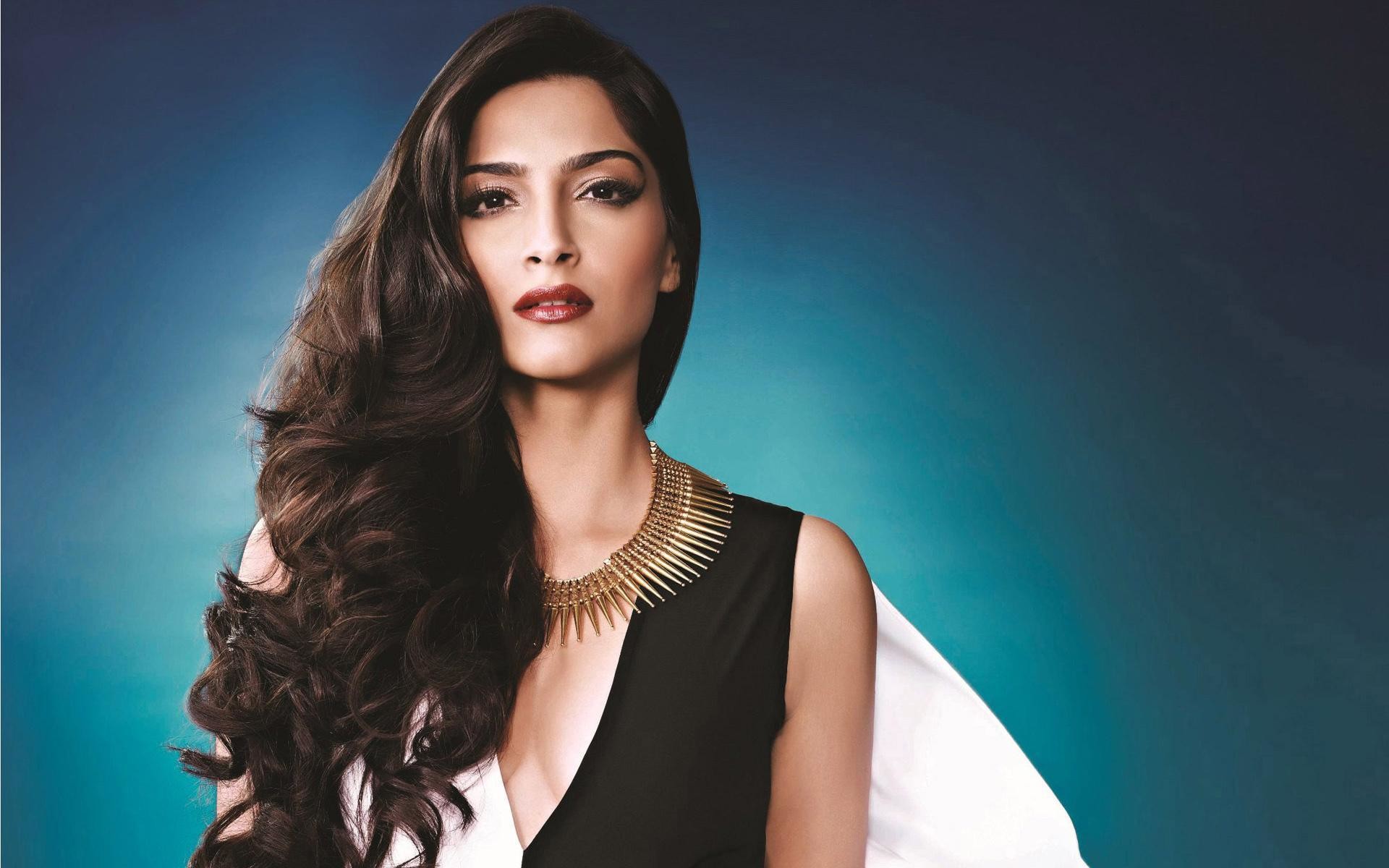 1920x1200 Here is a wide collection of Sonam Kapoor Images in HD: