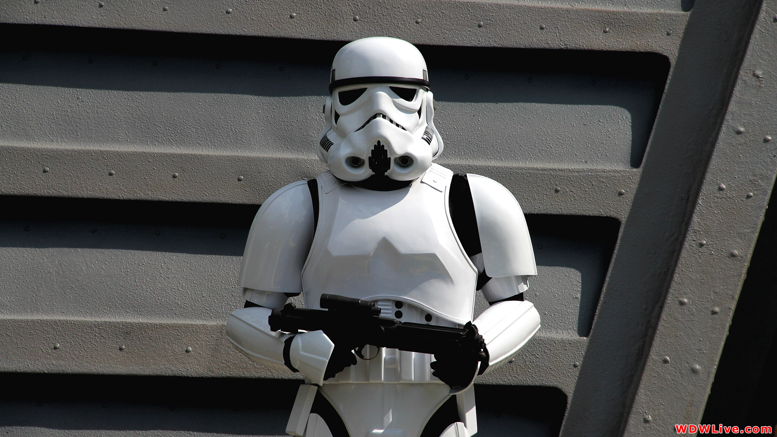 2560x1440 Star Wars: Jedi Training Academy: Imperial Stormtrooper standing guard .