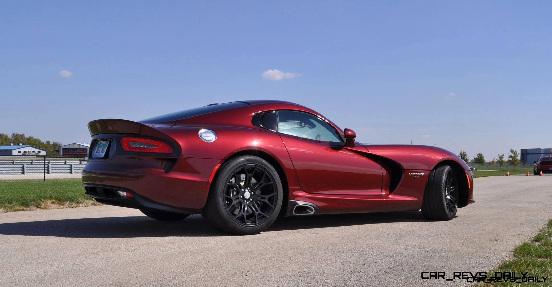 2300x1196 HD Track Drive Review – 2016 Dodge VIPER GT – LOVE at Full Throttle