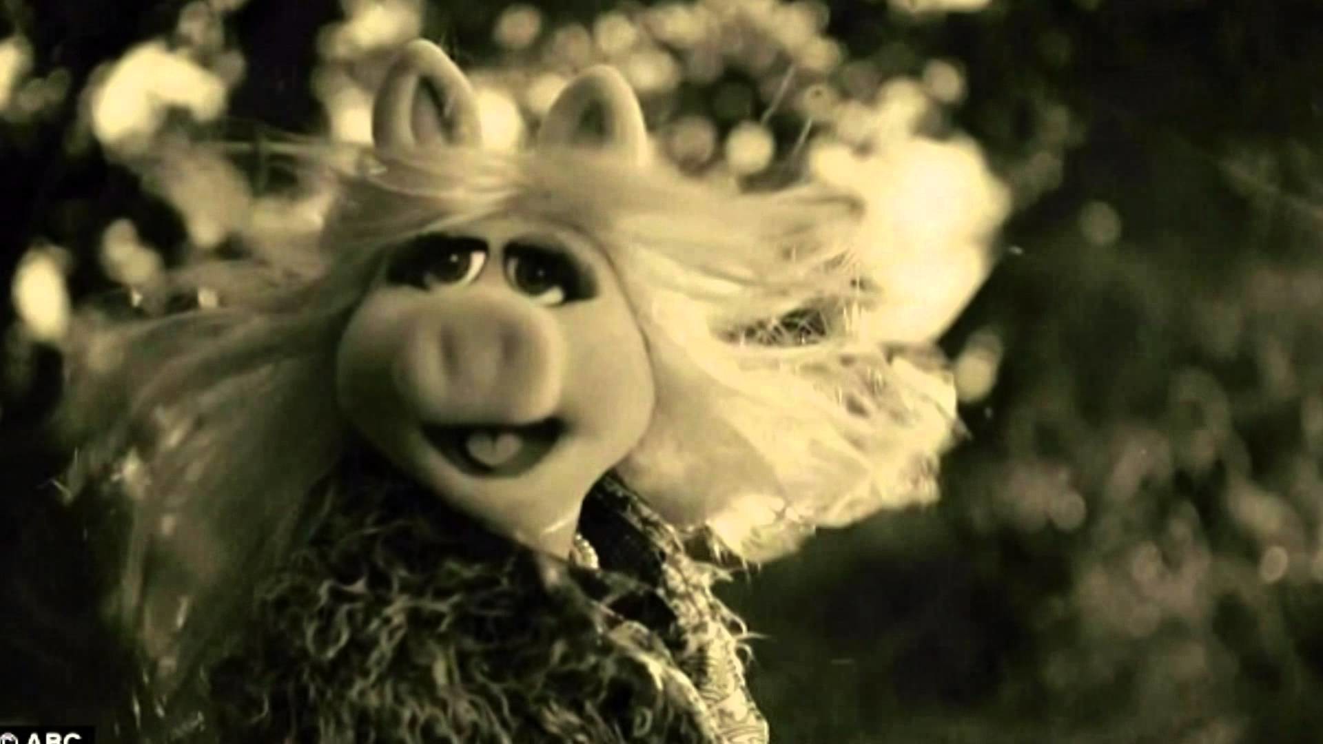 1920x1080 Hello, it's Miss Piggy! Adele "Hello" gets the Muppets treatment in  hilarious promo during the AMAs - YouTube
