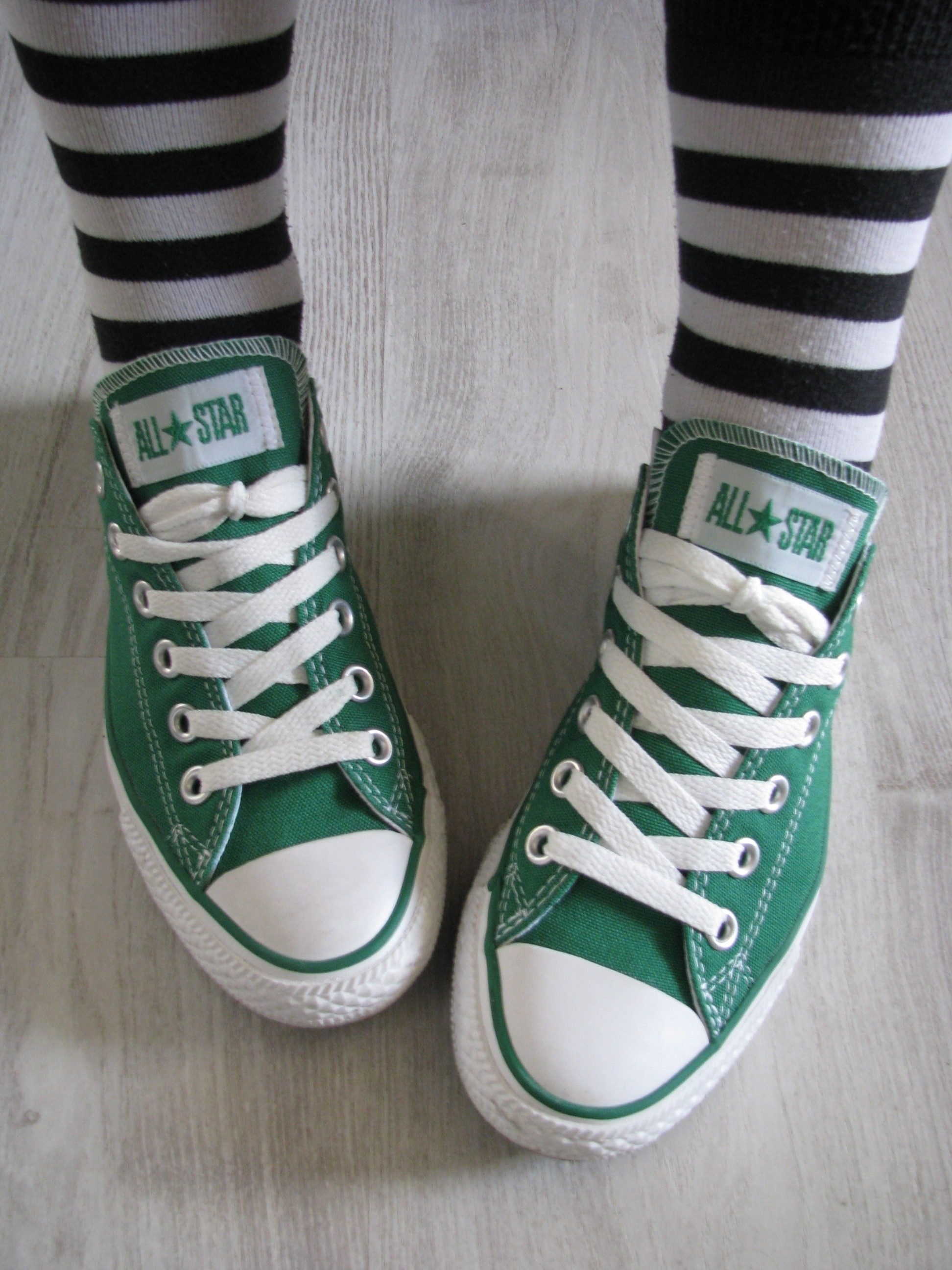 1944x2592 pair of green and white converse all star low top