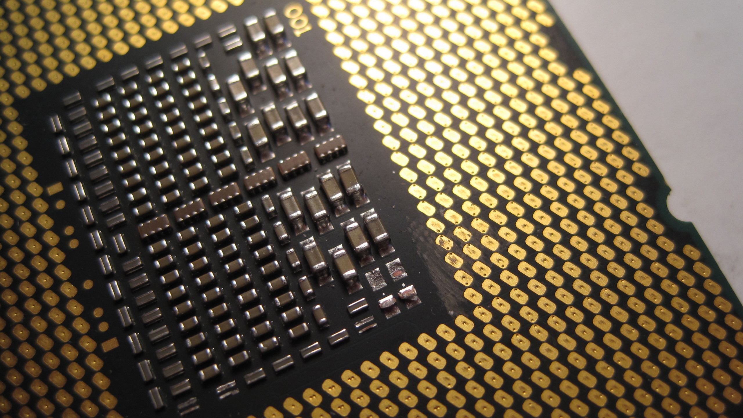 2560x1440 Intel i7 capacitors/resistors
