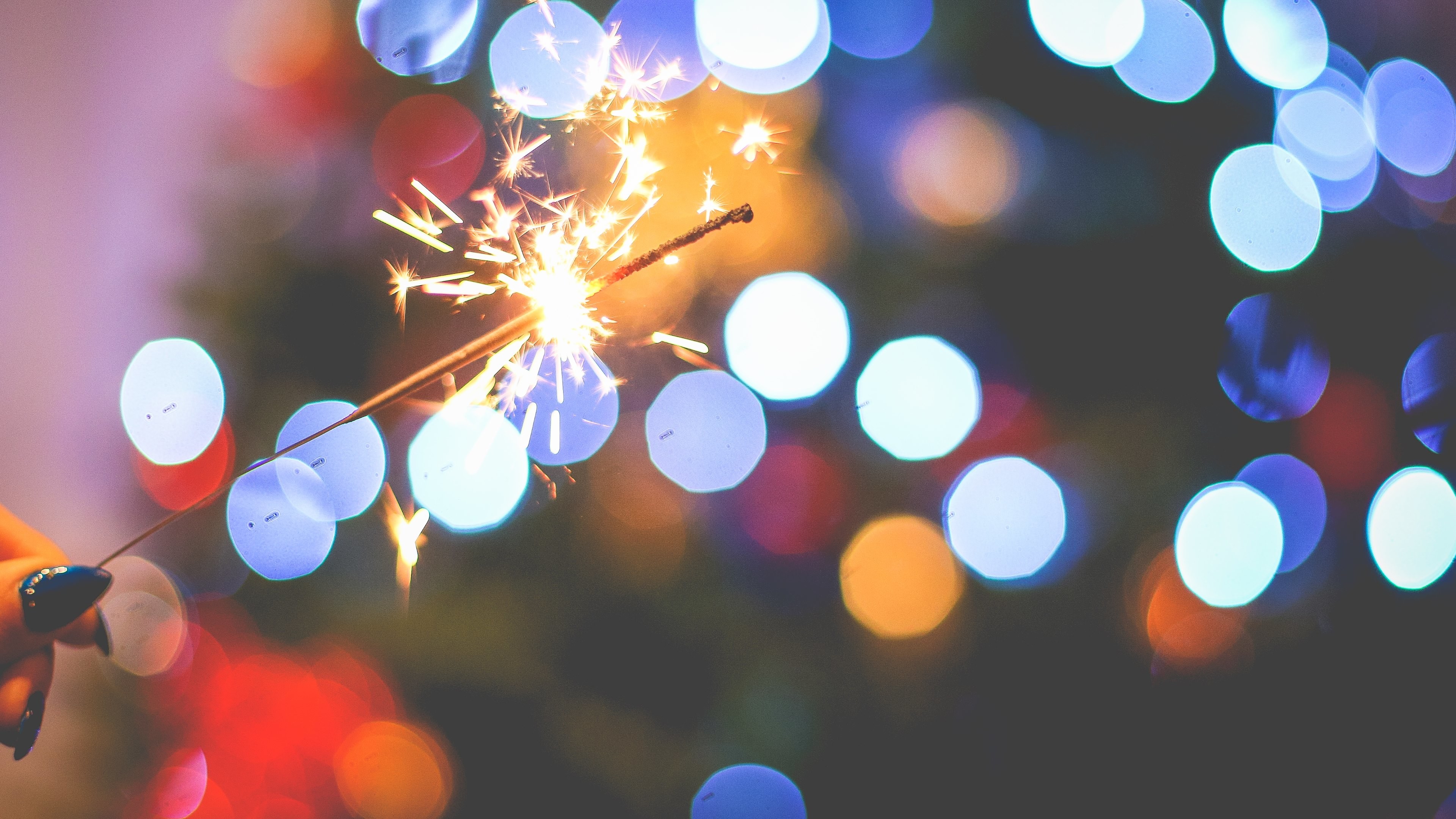 3840x2160 Wallpaper: Sparklers in the New Years Eve