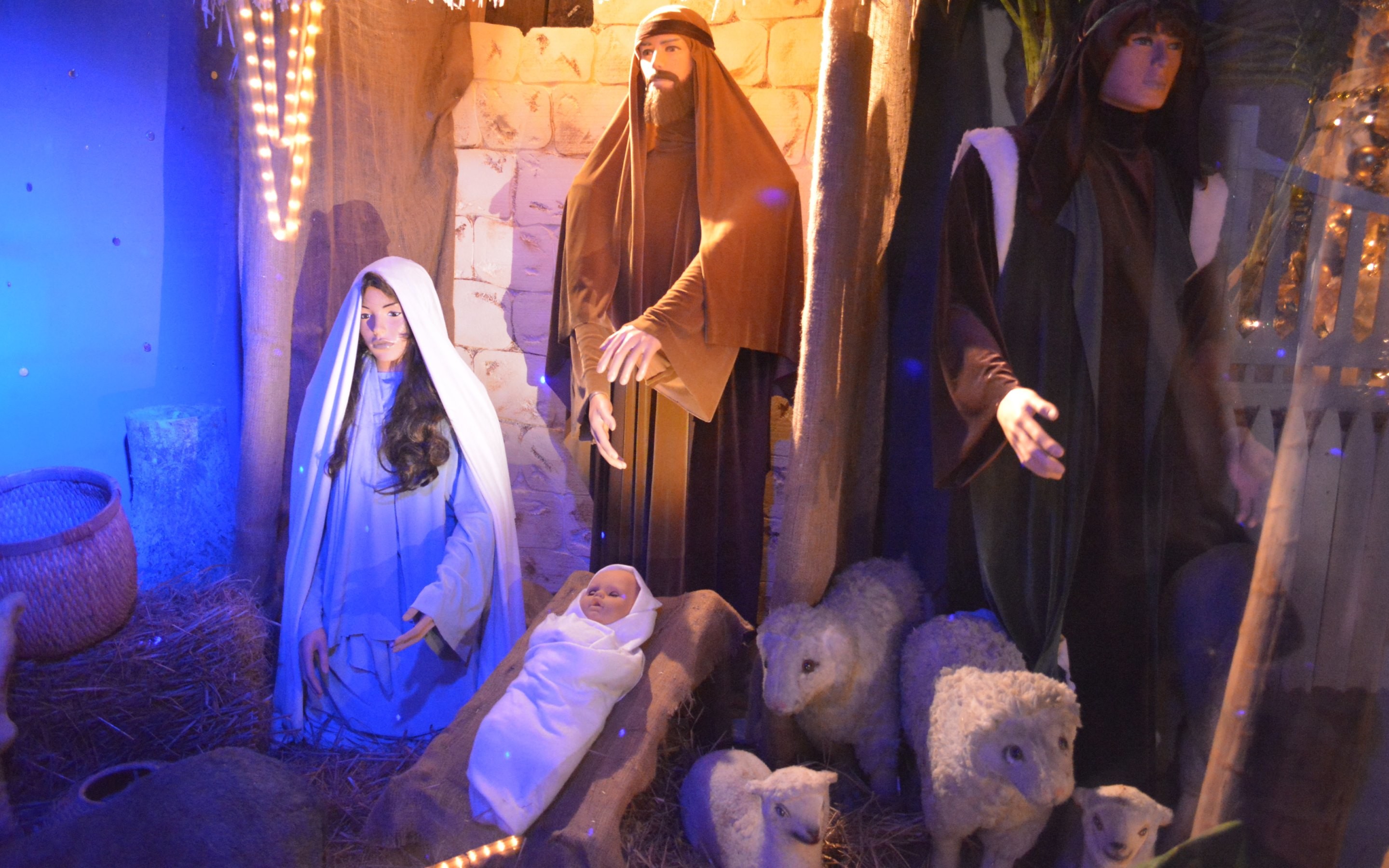 2880x1800 4K HD Wallpaper: Nativity Scene
