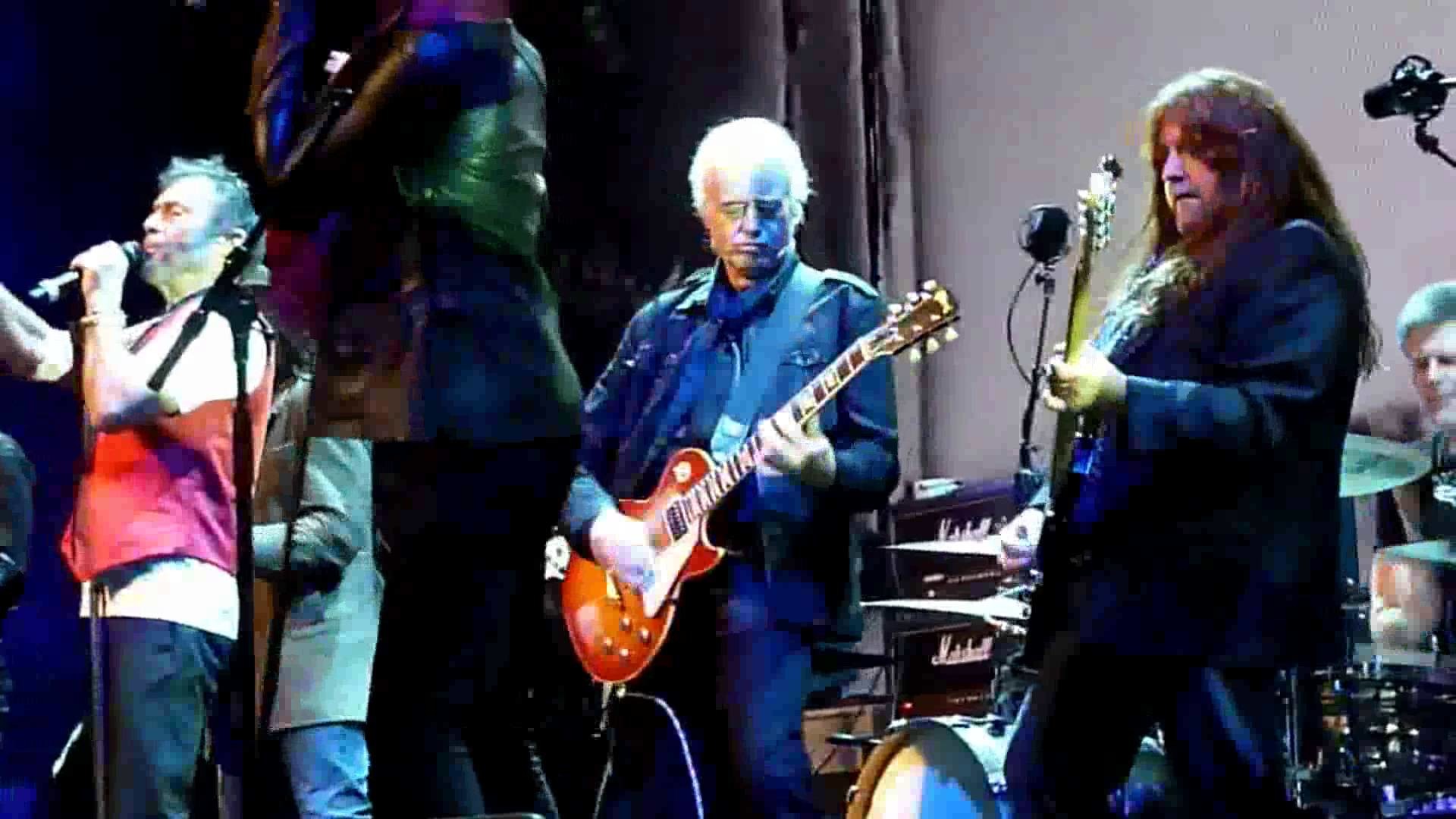 1920x1080 Jimmy Page Founders Award - Seattle 11-19-15 Jimmy gets onstage at end