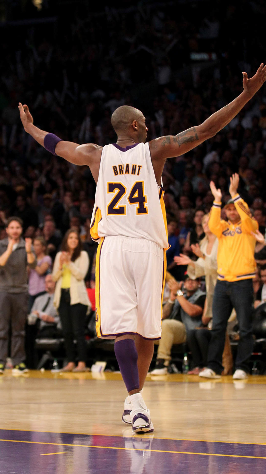 Download NBA iPhone Kobe Bryant Lakers Shooting Wallpaper