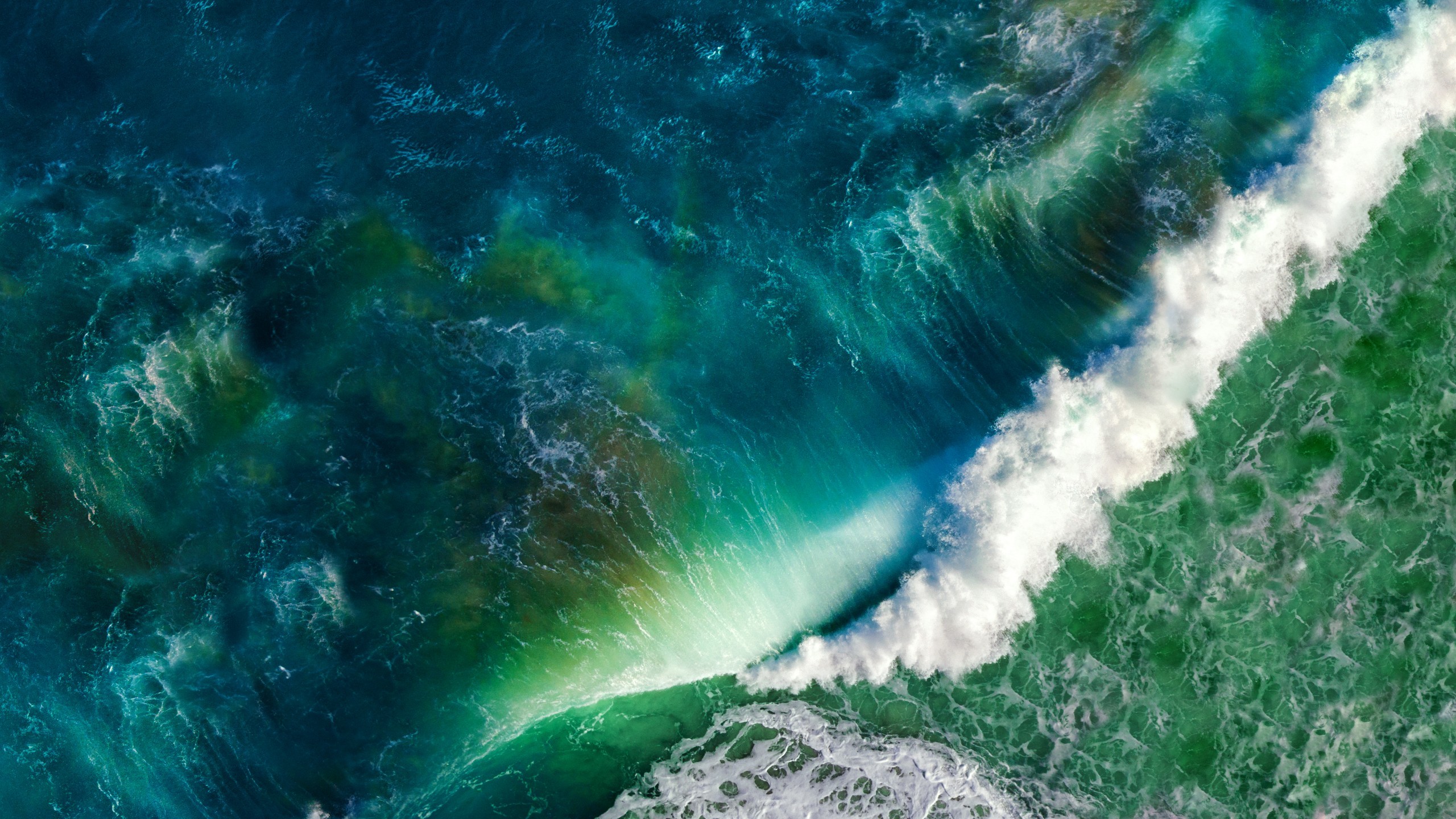 2560x1440 Ocean Waves iOS Stock 5K Wallpaper