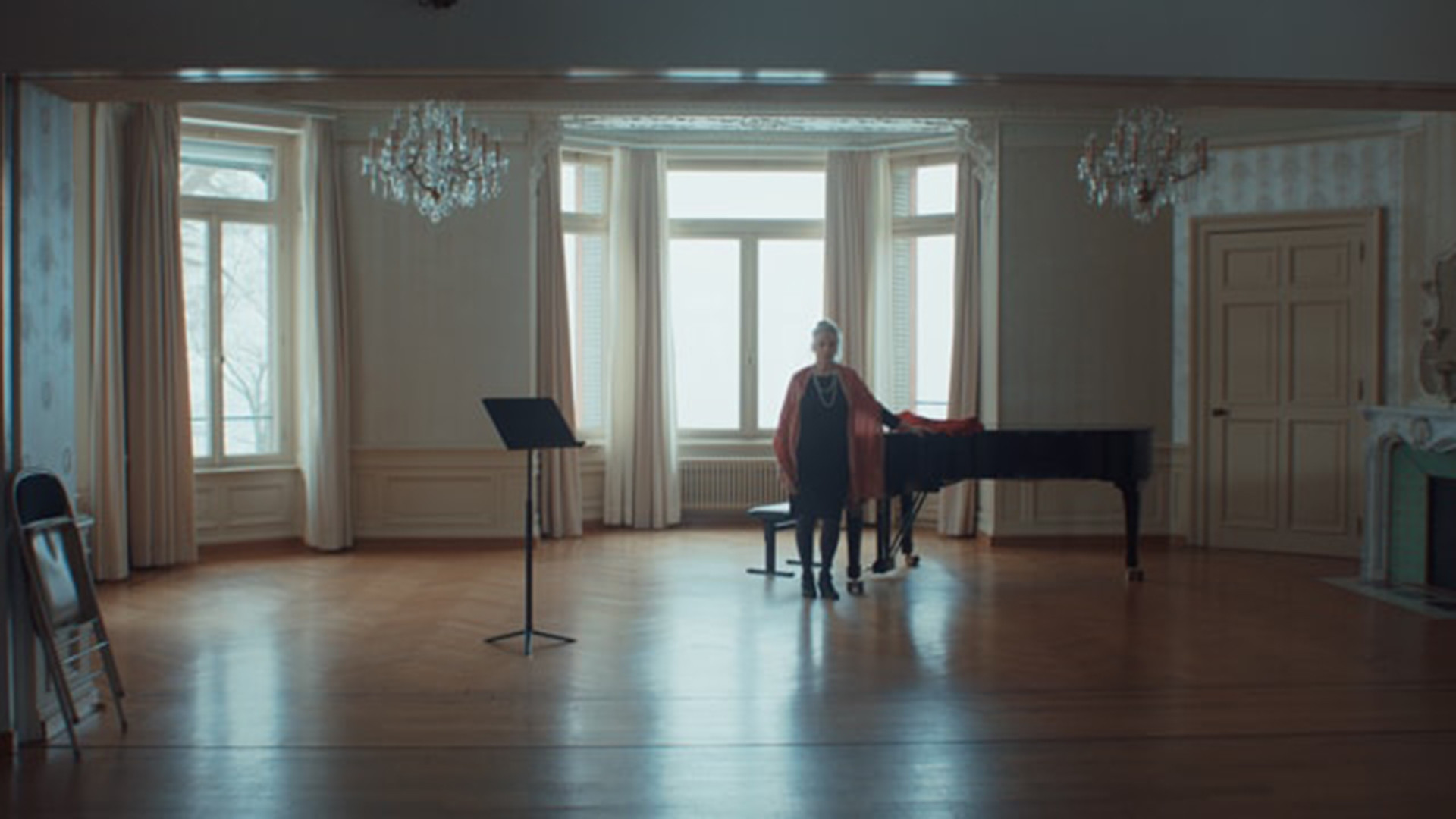 1920x1080 As a young and talented musician, sensitive and introverted Florence is  facing an important day. But, her mind is in her way – she knows that only  she by ...