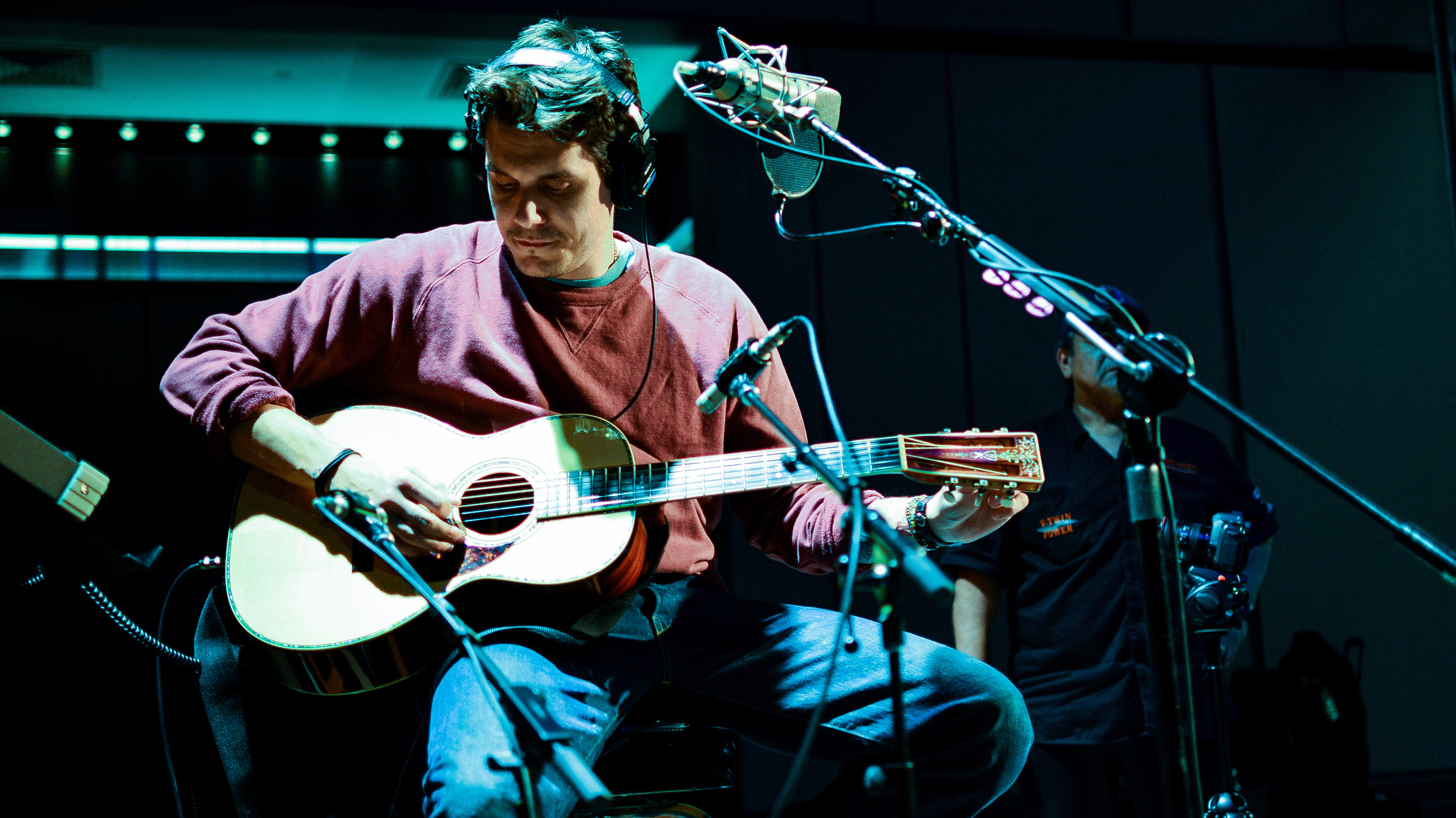 3696x2076 John Mayer in Studio 1 at NPR's Washington, D.C. headquarters. Image: Amy  Ta/NPR