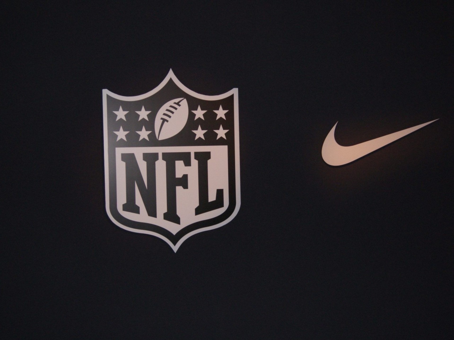 1920x1440 Nike Football Wallpaper Wallpapers For Laptops Amazing