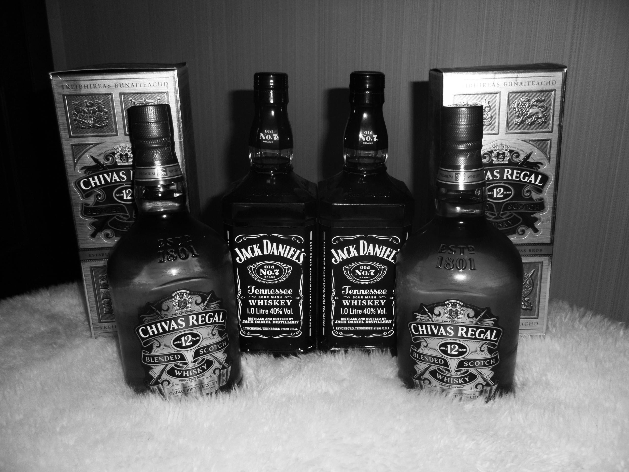 2560x1920 Wallpaper Chivas regal, Jack daniels, 12 years of age, Alcohol, Elite  products, Black white HD, Picture, Image