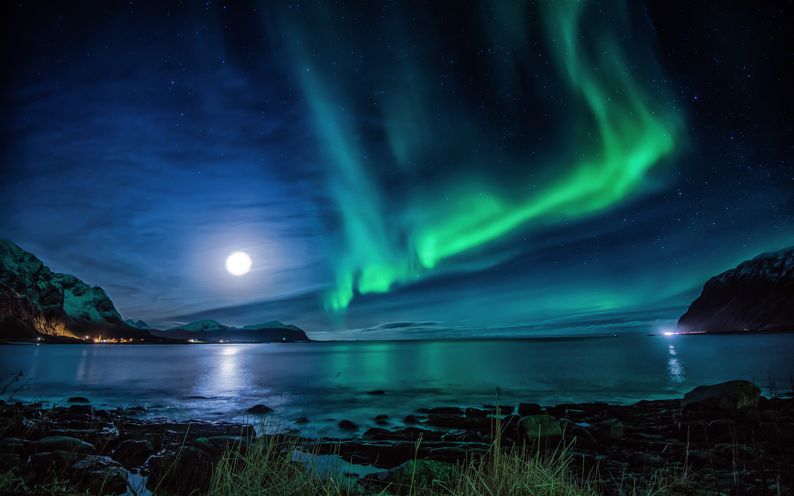 2560x1600 Aurora Borealis Moon Night