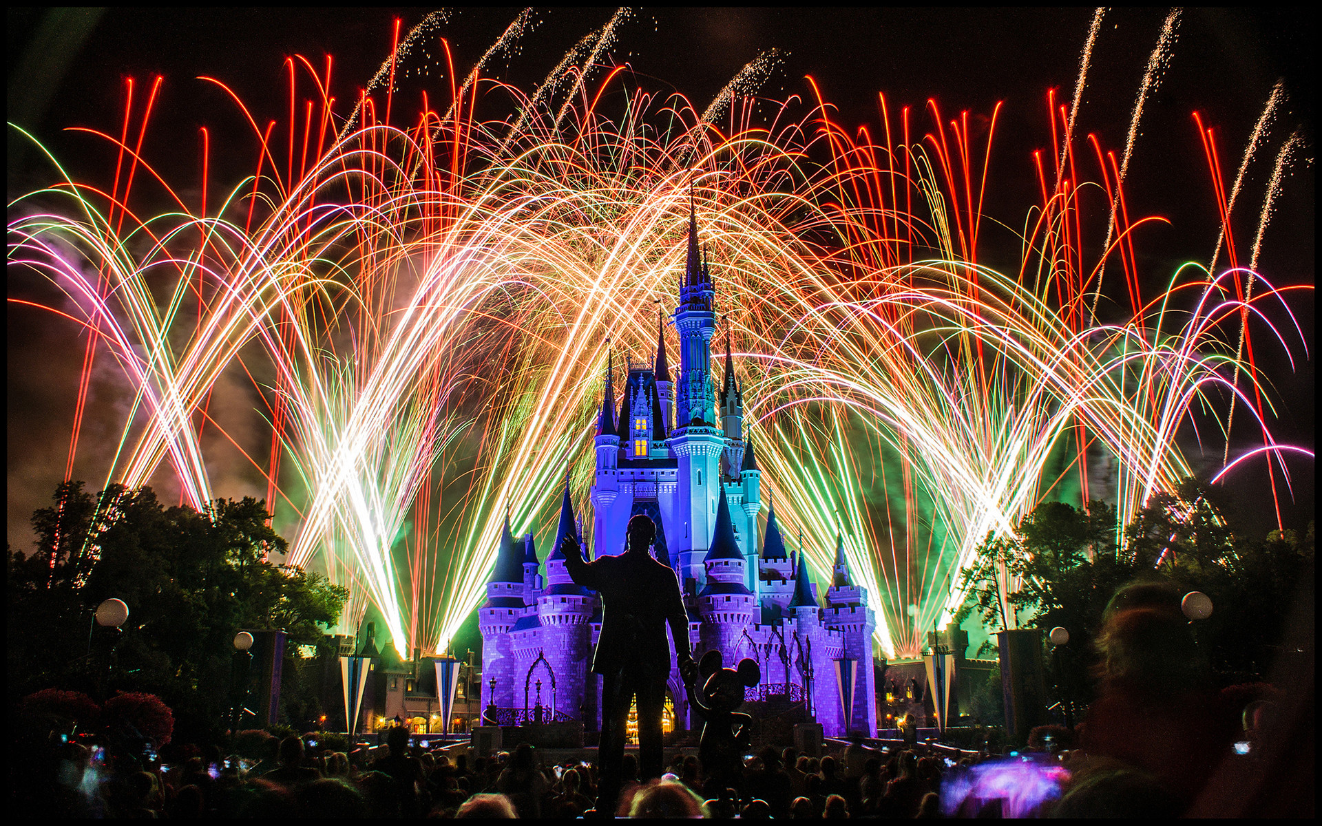1920x1200 Disneyland Castle Fireworks